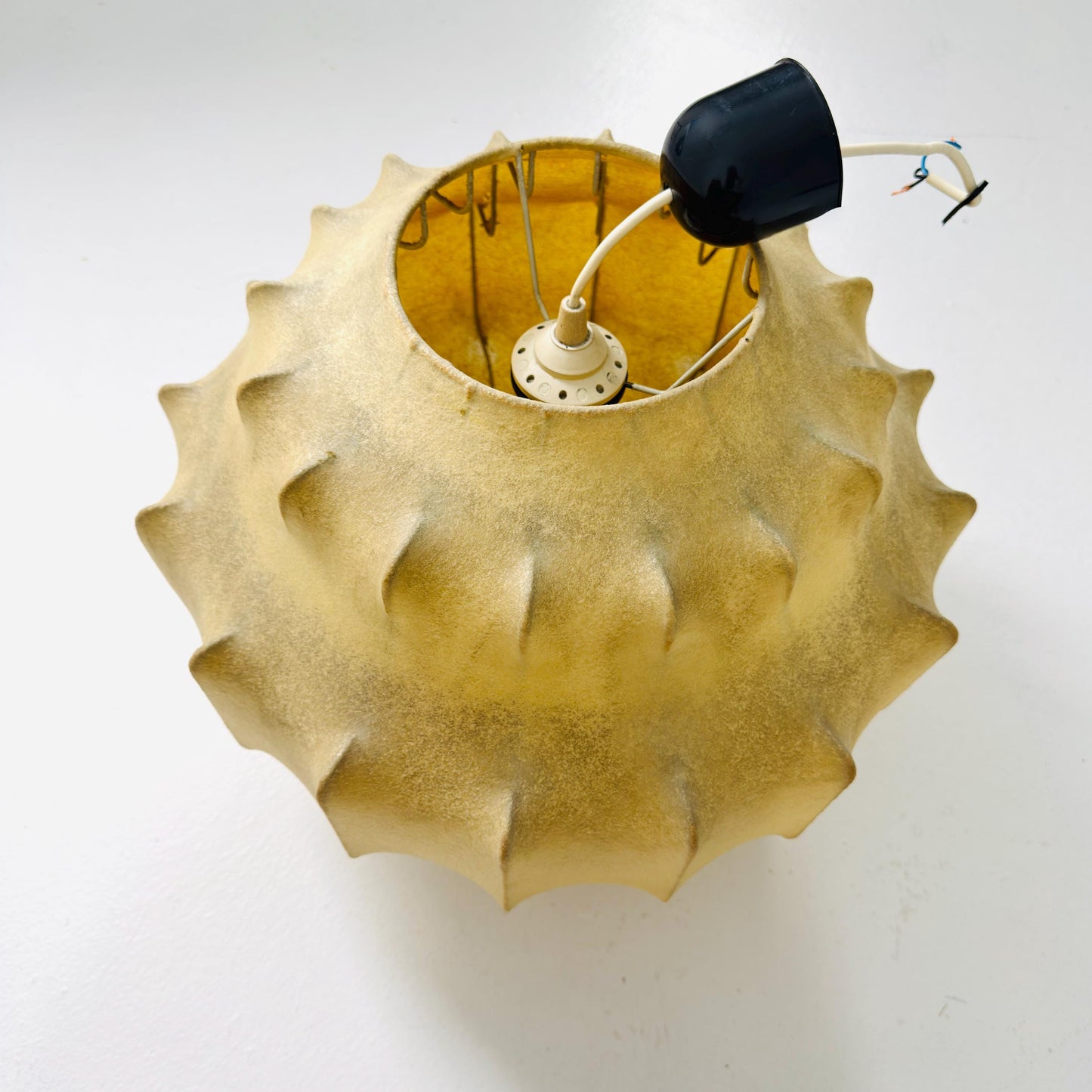 Mid-Century Modern Cocoon Pendant Light, rare Shape by Achille Castiglioni – 1960s Italy