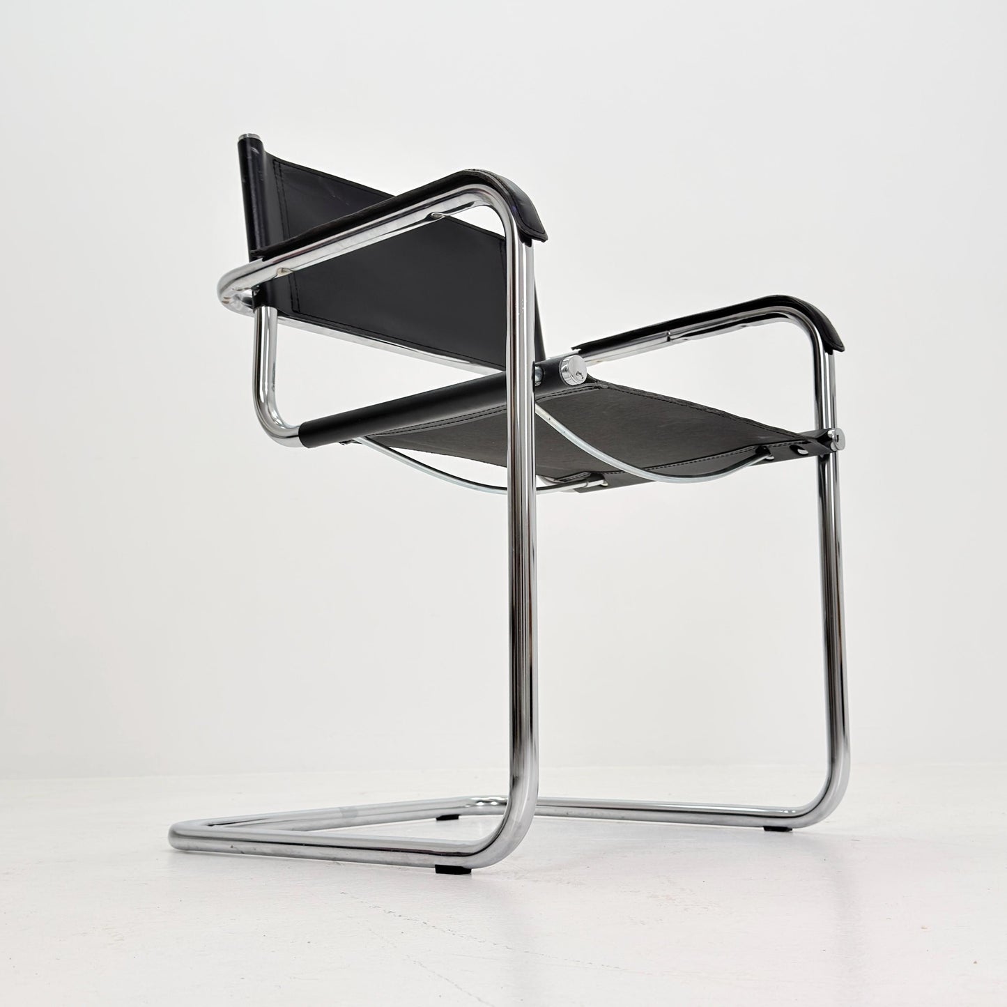 1 of 6 Mid Century iconic Mart Stam S34 armchair / Bauhaus chrome tube steel and leather / 80s vintage cantilever chair s43