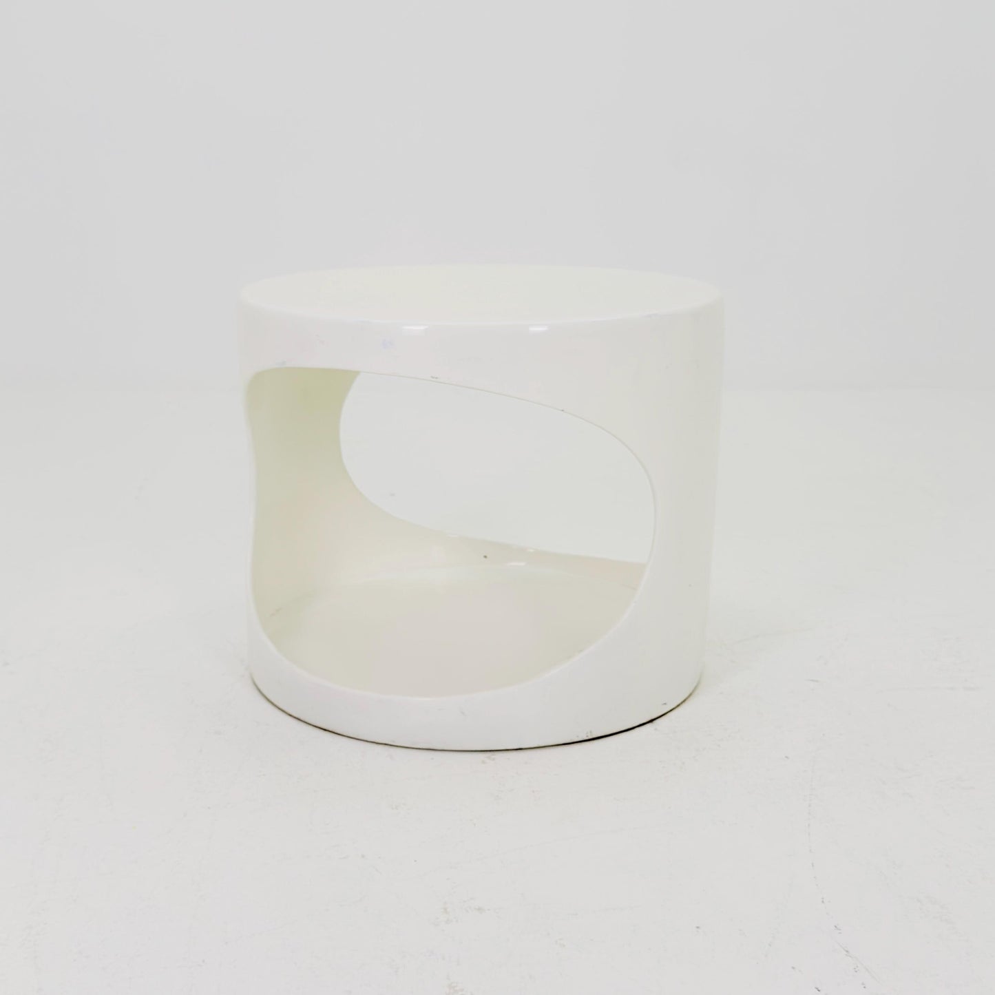 Rare Space age white end table /side table 1970s