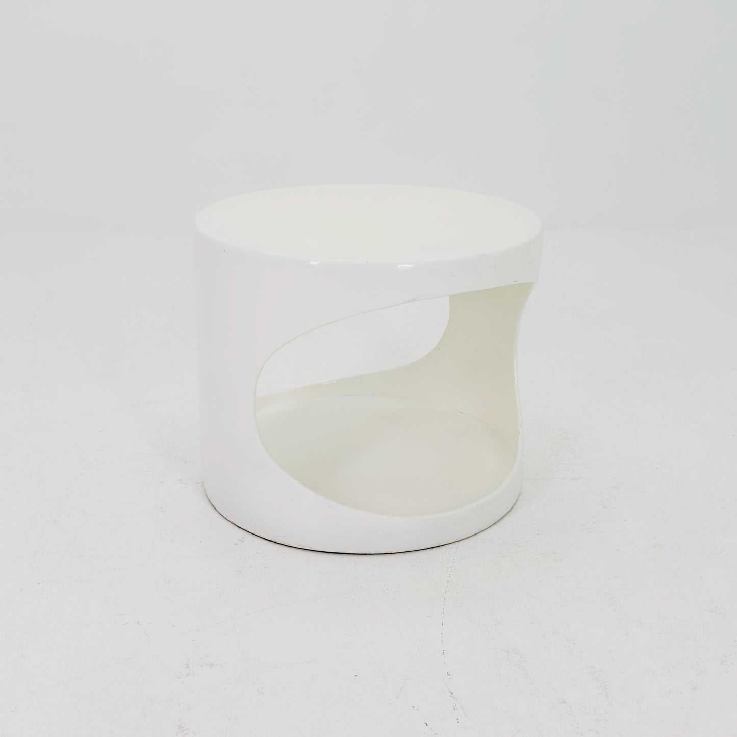 Rare Space age white end table /side table 1970s