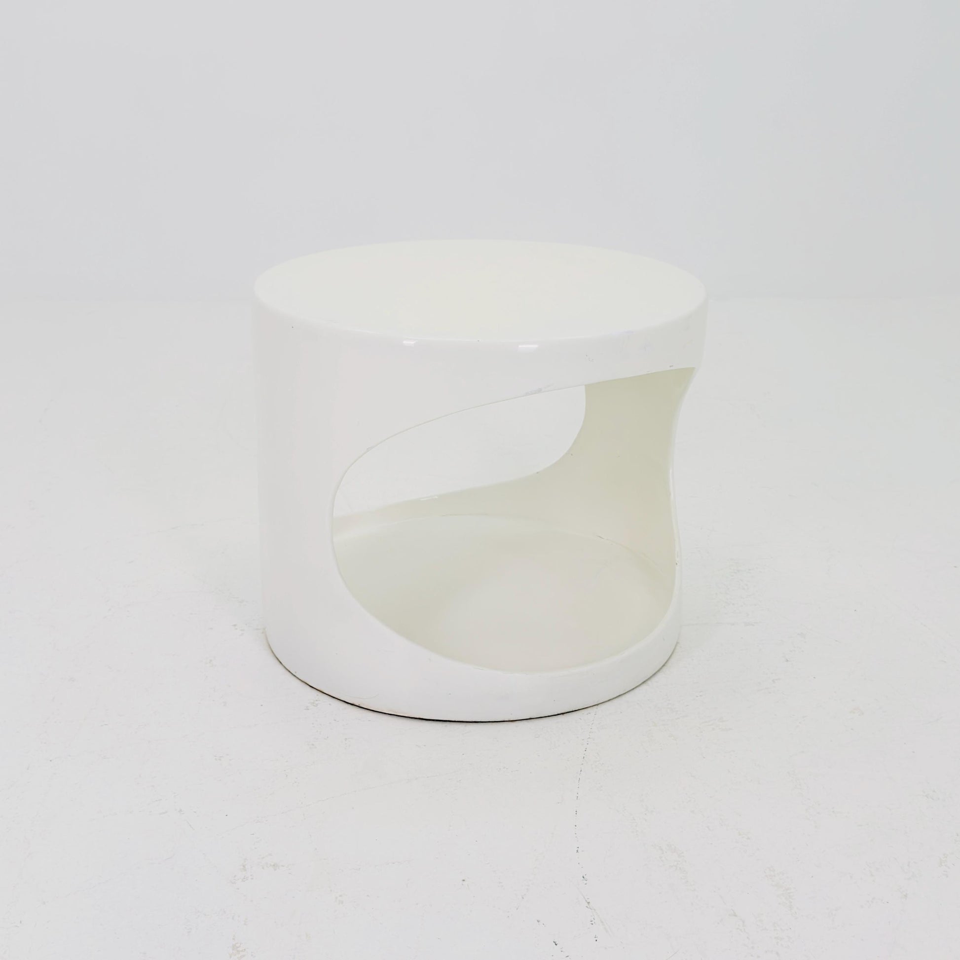 Rare Space age white end table /side table 1970s