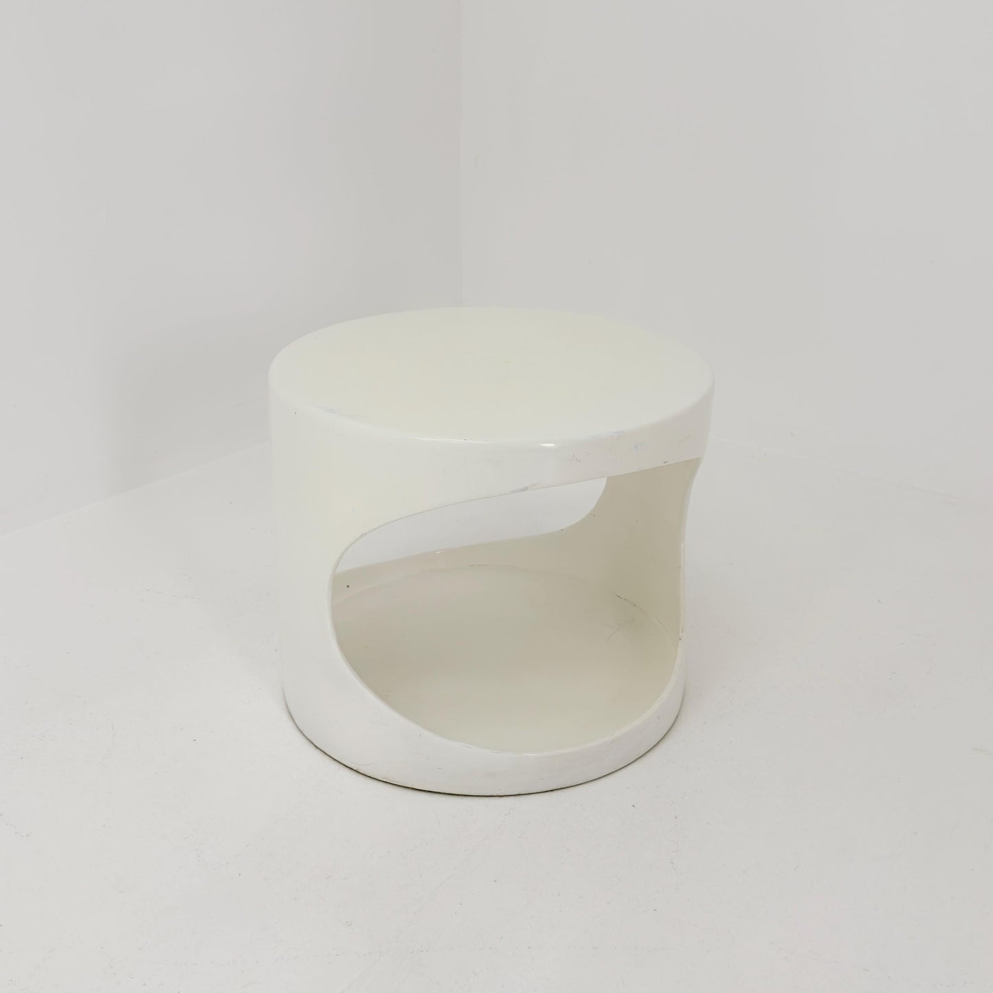 Rare Space age white end table /side table 1970s