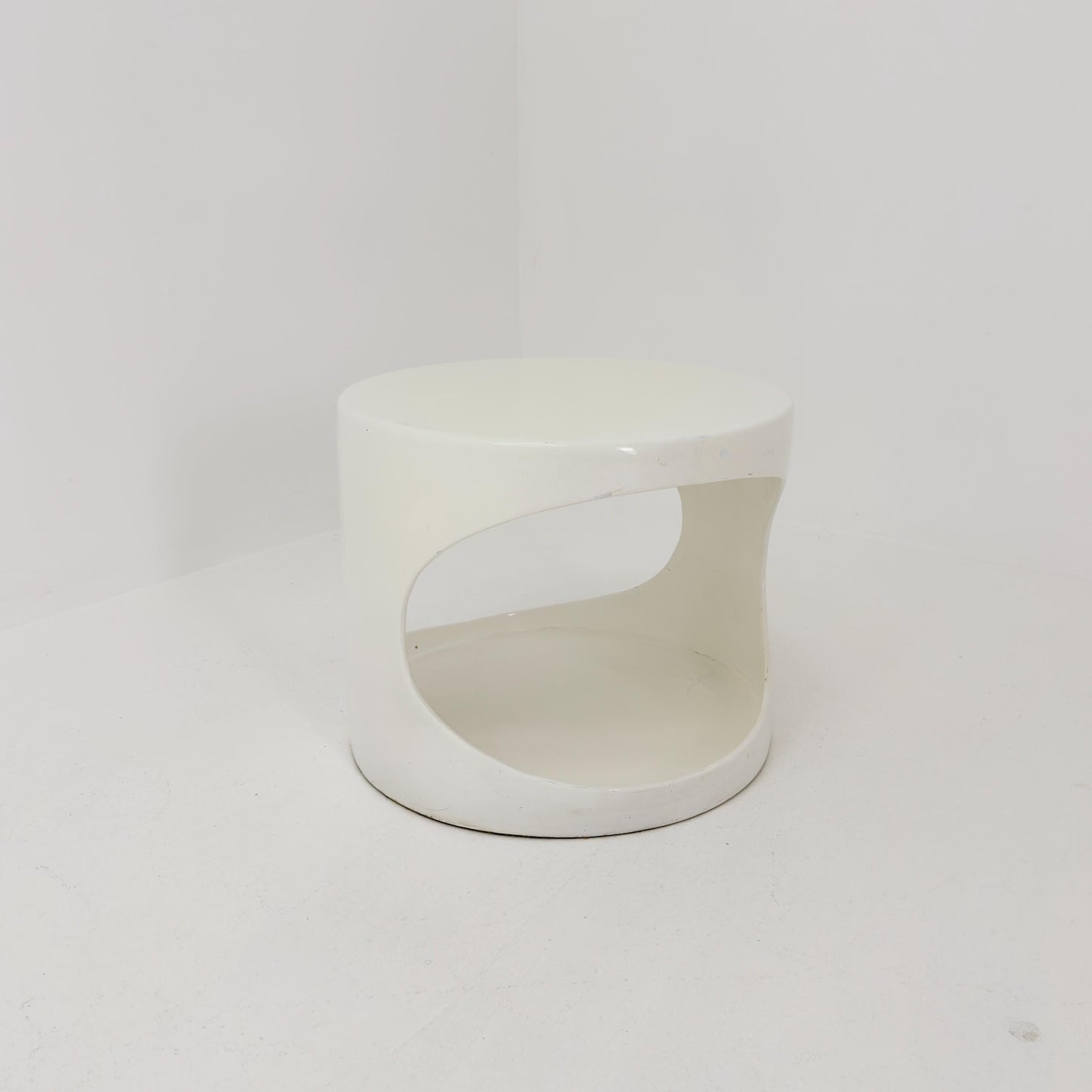 Rare Space age white end table /side table 1970s