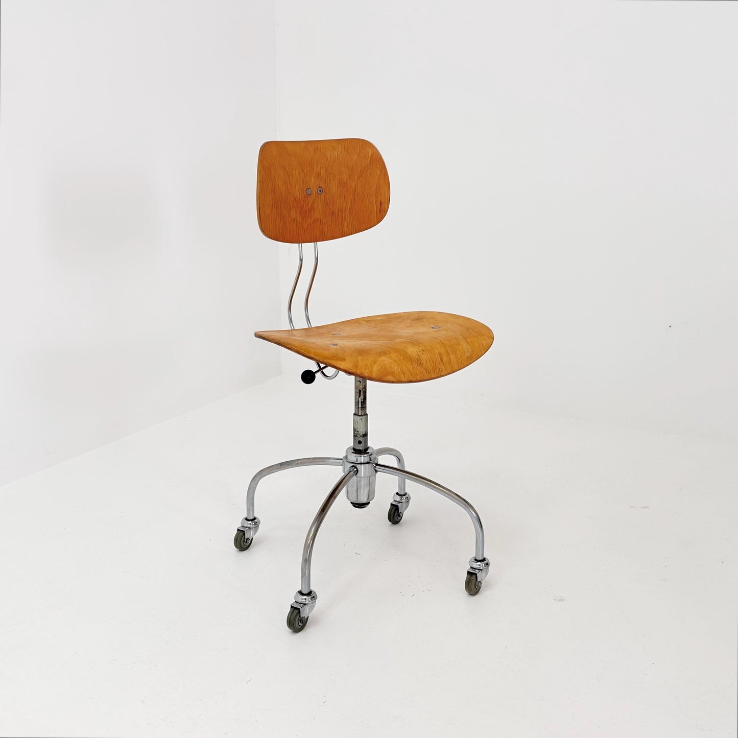 Mid century Swivel Bauhaus chair model by Egon Eiermann for Wilde & Spieth 1950s Germany