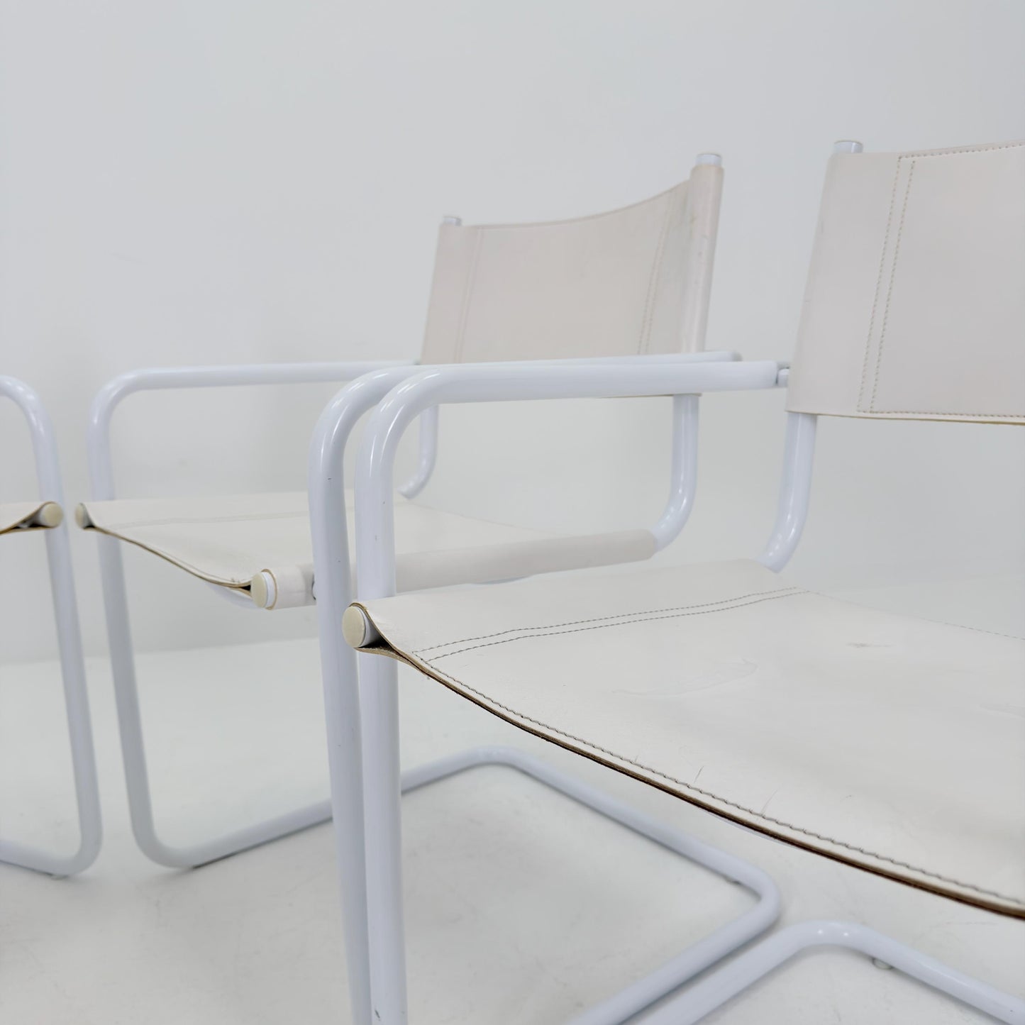 Set of 4 Mid Century Bauhaus Dining Chairs by Mart Stam & Marcel Breuer for Fasem Italy, 1980s – Rare All White Edition Cantilever Chairs