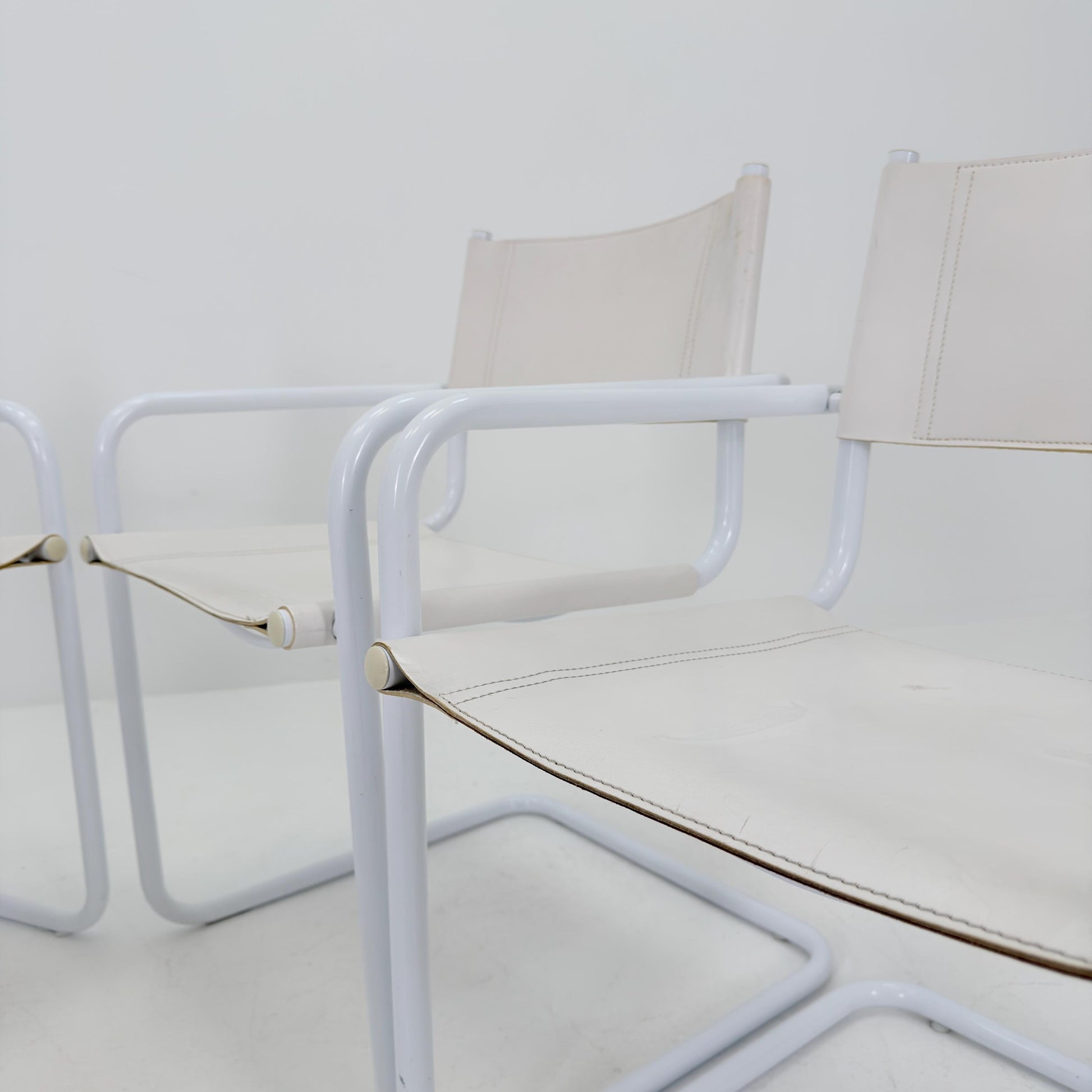 Set of 4 Mid Century Bauhaus Dining Chairs by Mart Stam & Marcel Breuer for Fasem Italy, 1980s – Rare All White Edition Cantilever Chairs