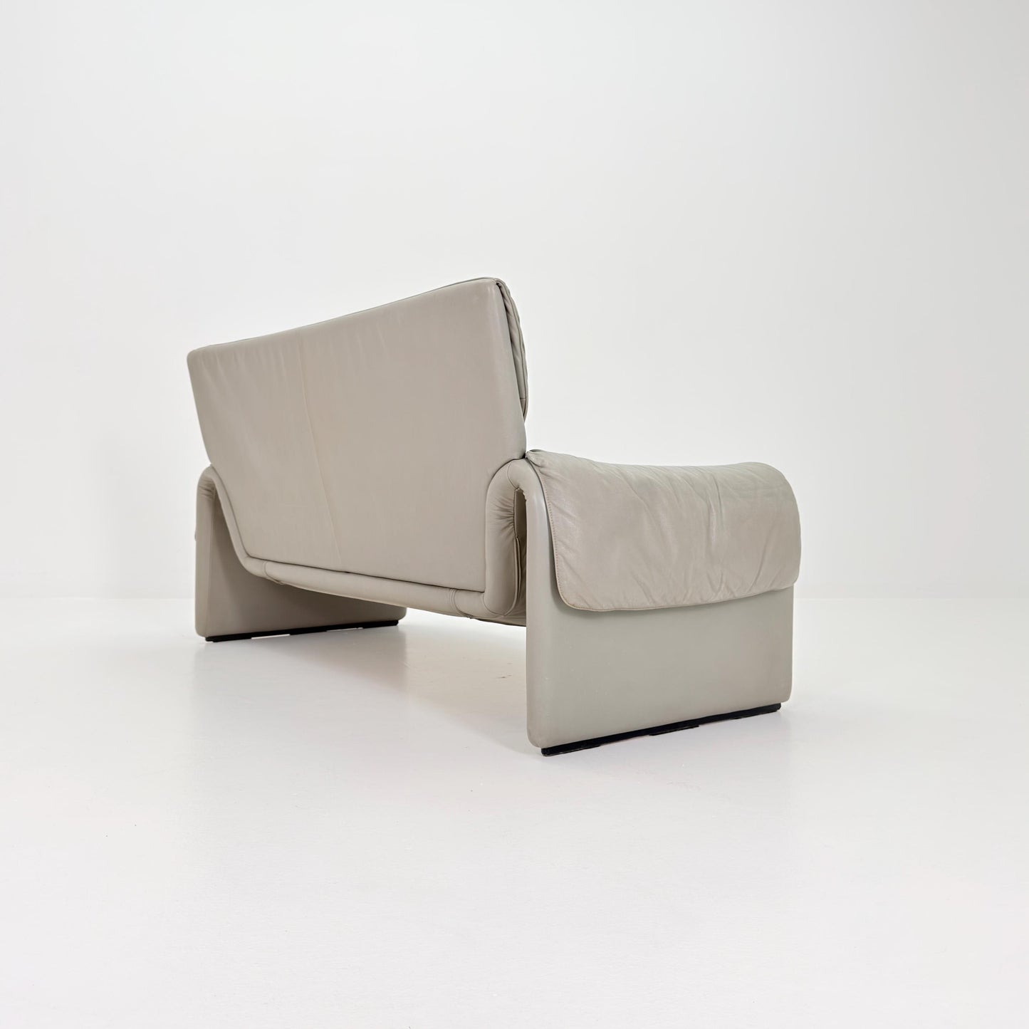 Mid-Century De Sede DS-2011/01 Gray leather 2 seats -sofa , 2011 Switzerland