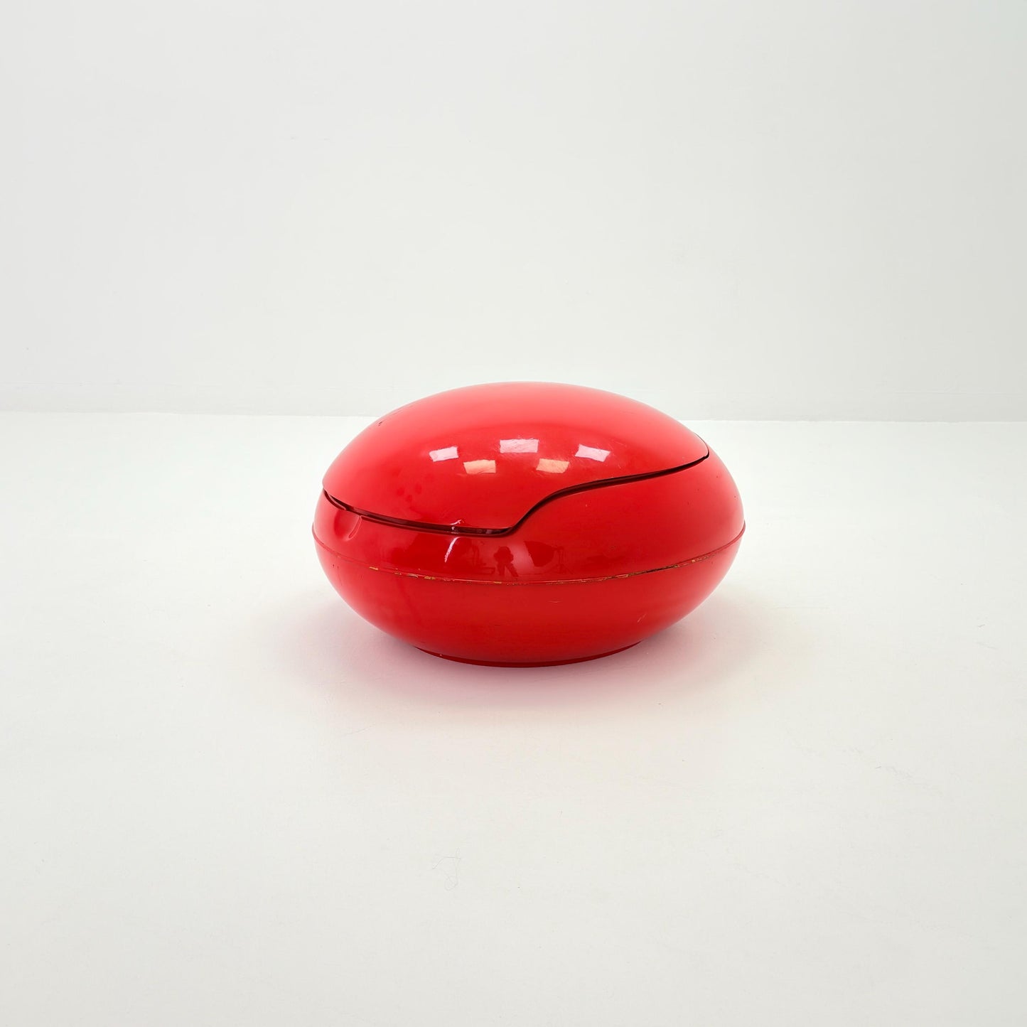 Mid-Century Garden Egg Chair by Peter Ghyczy, 1968 – Red Shell