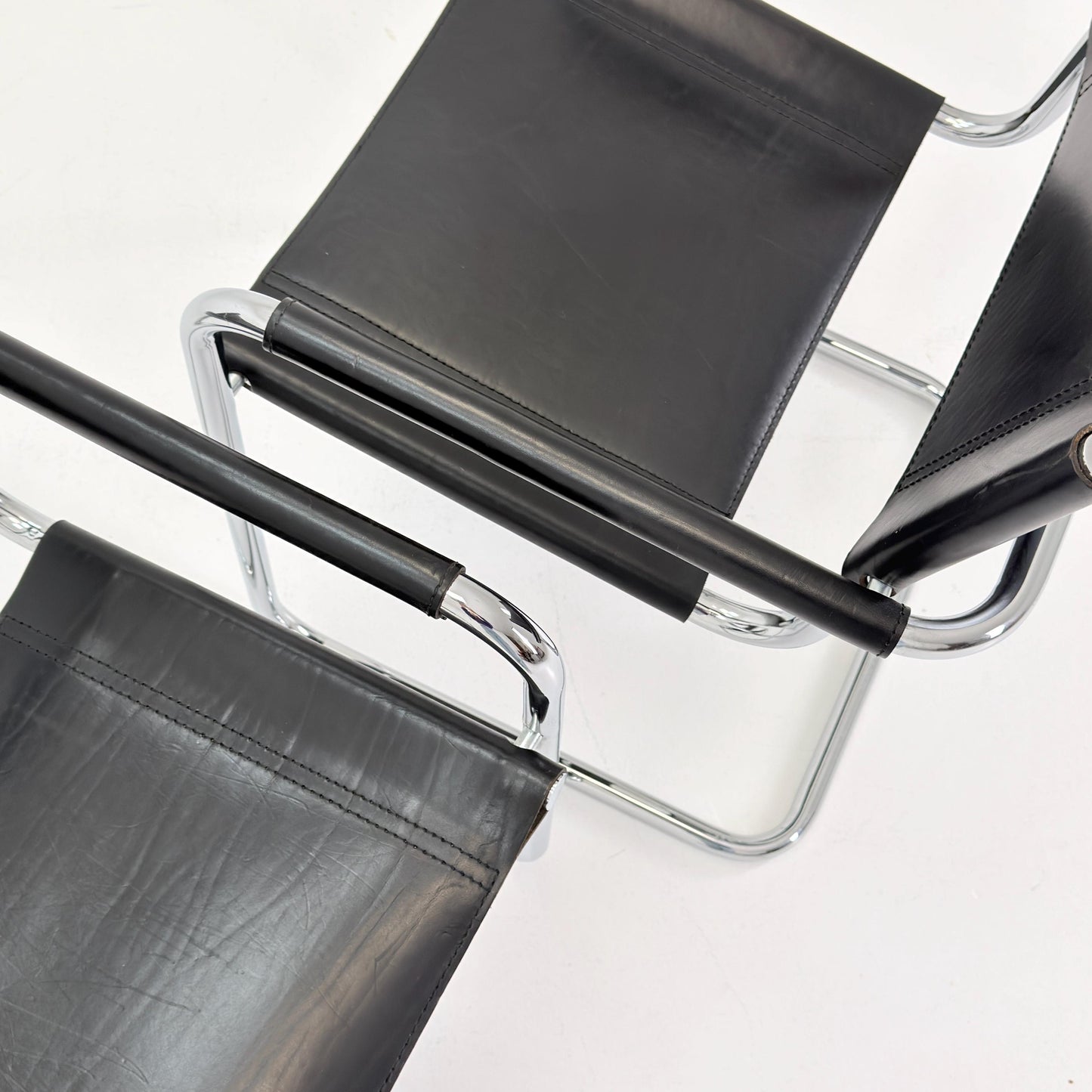 Set of 2 Mid century Bauhaus B34 black leather cantilevered chairs by Mart Stam for centro Studi italy 1980s