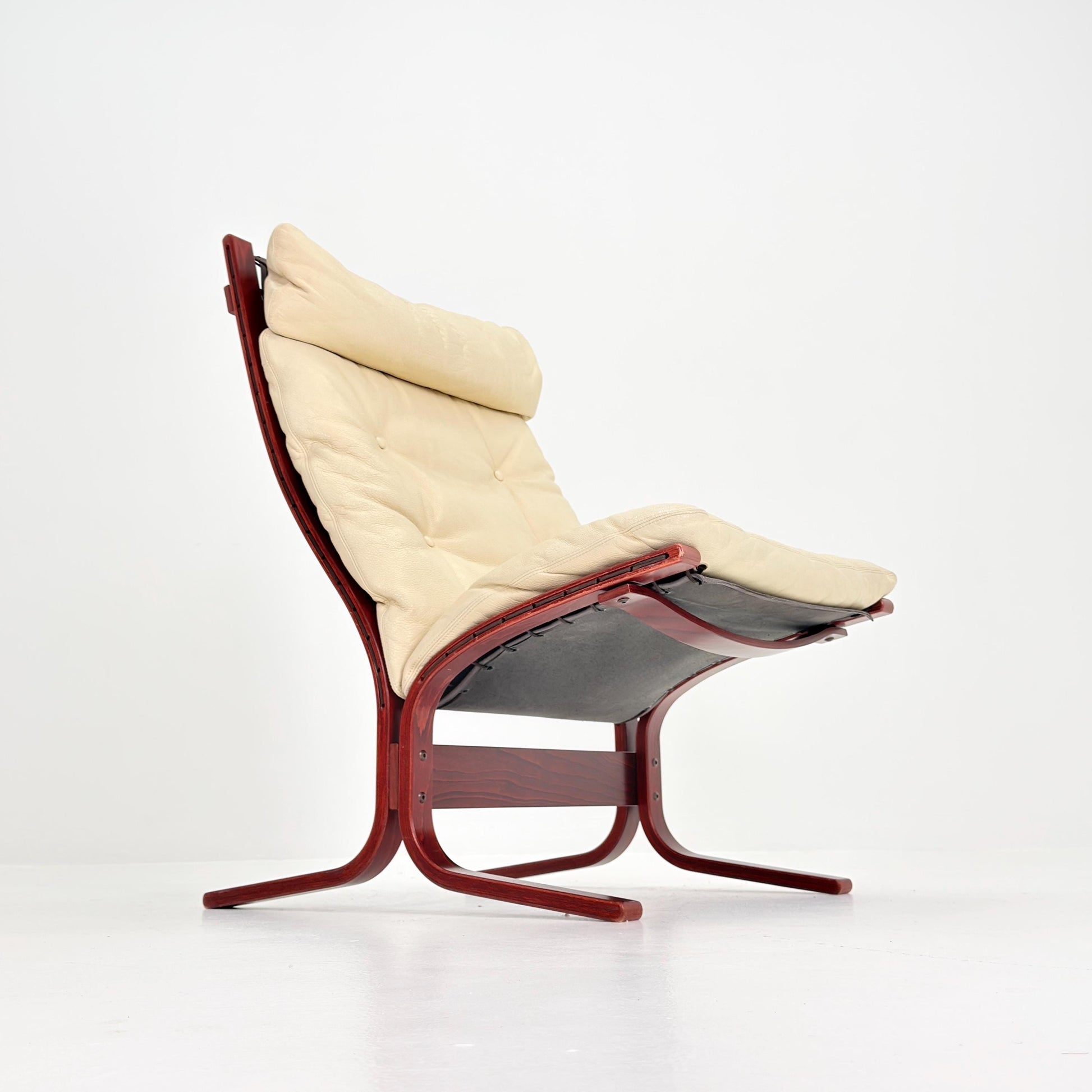 Mid century armchair “Siesta” and ottoman cream white leather by Ingmar Relling, Westnofa Furniture, Norway 1970s