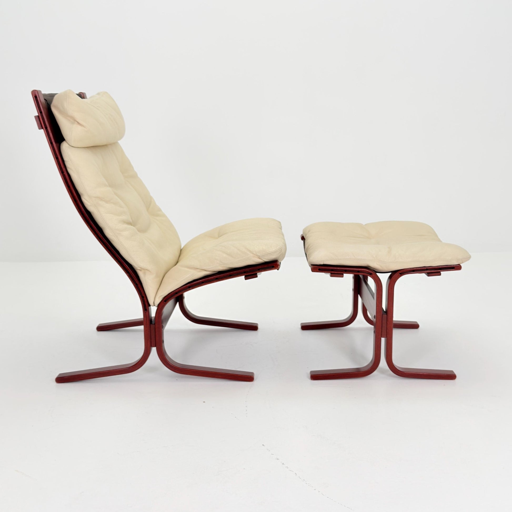 Mid century armchair “Siesta” and ottoman cream white leather by Ingmar Relling, Westnofa Furniture, Norway 1970s