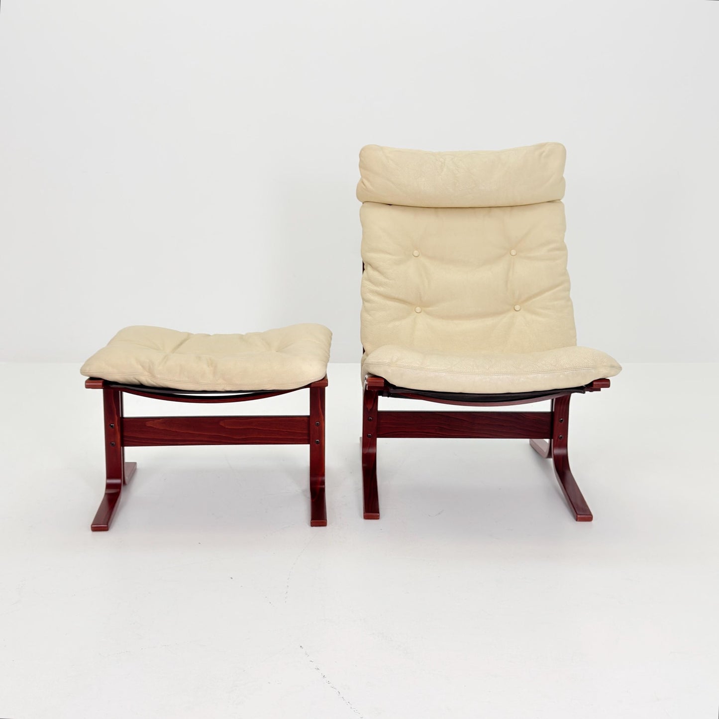 Mid century armchair “Siesta” and ottoman cream white leather by Ingmar Relling, Westnofa Furniture, Norway 1970s