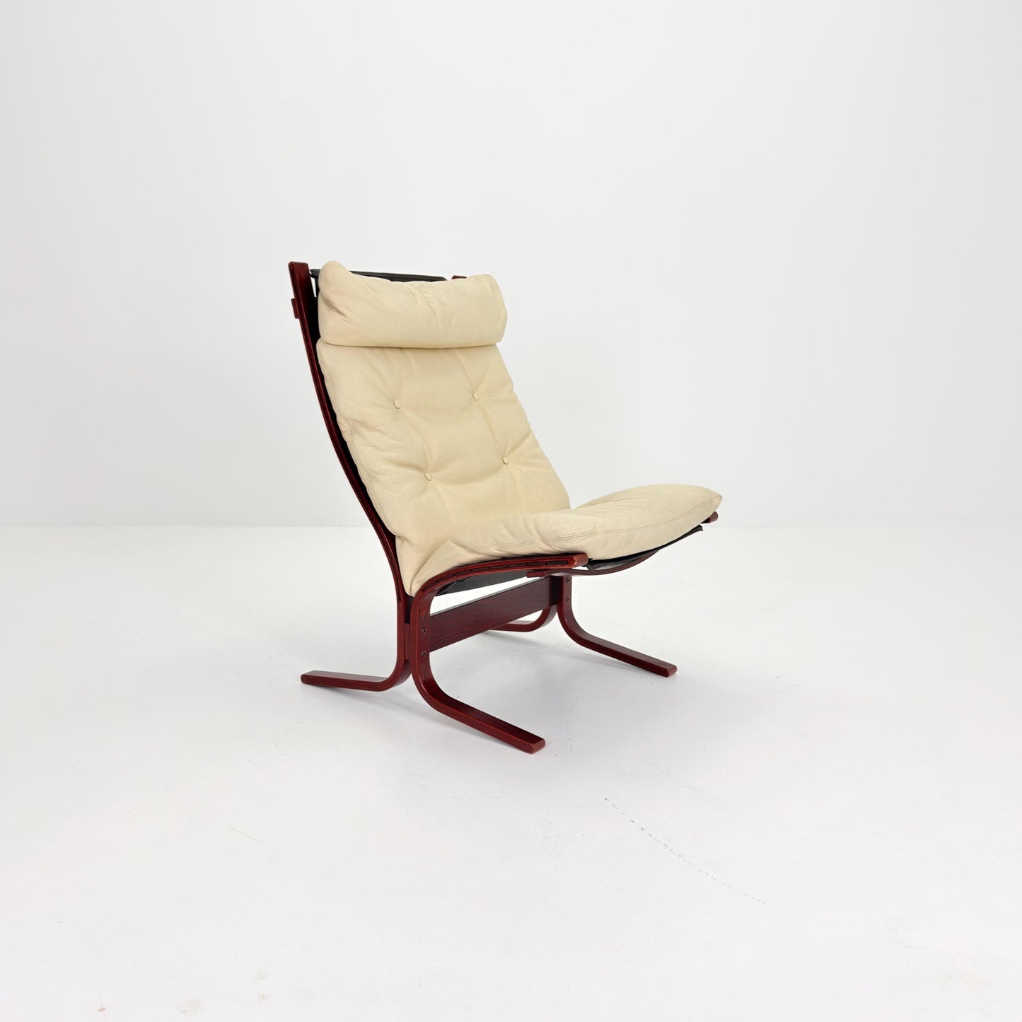 Mid century armchair “Siesta” and ottoman cream white leather by Ingmar Relling, Westnofa Furniture, Norway 1970s