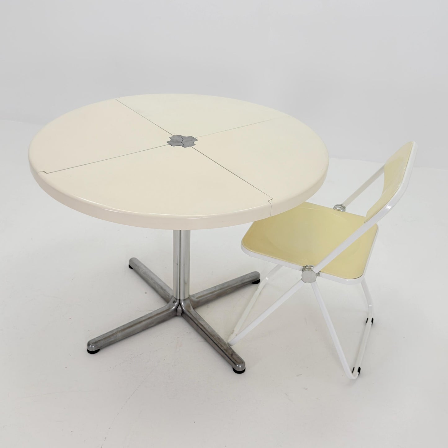 Mid century Italian Plano Folding white Table by Giancarlo Piretti, 1970s