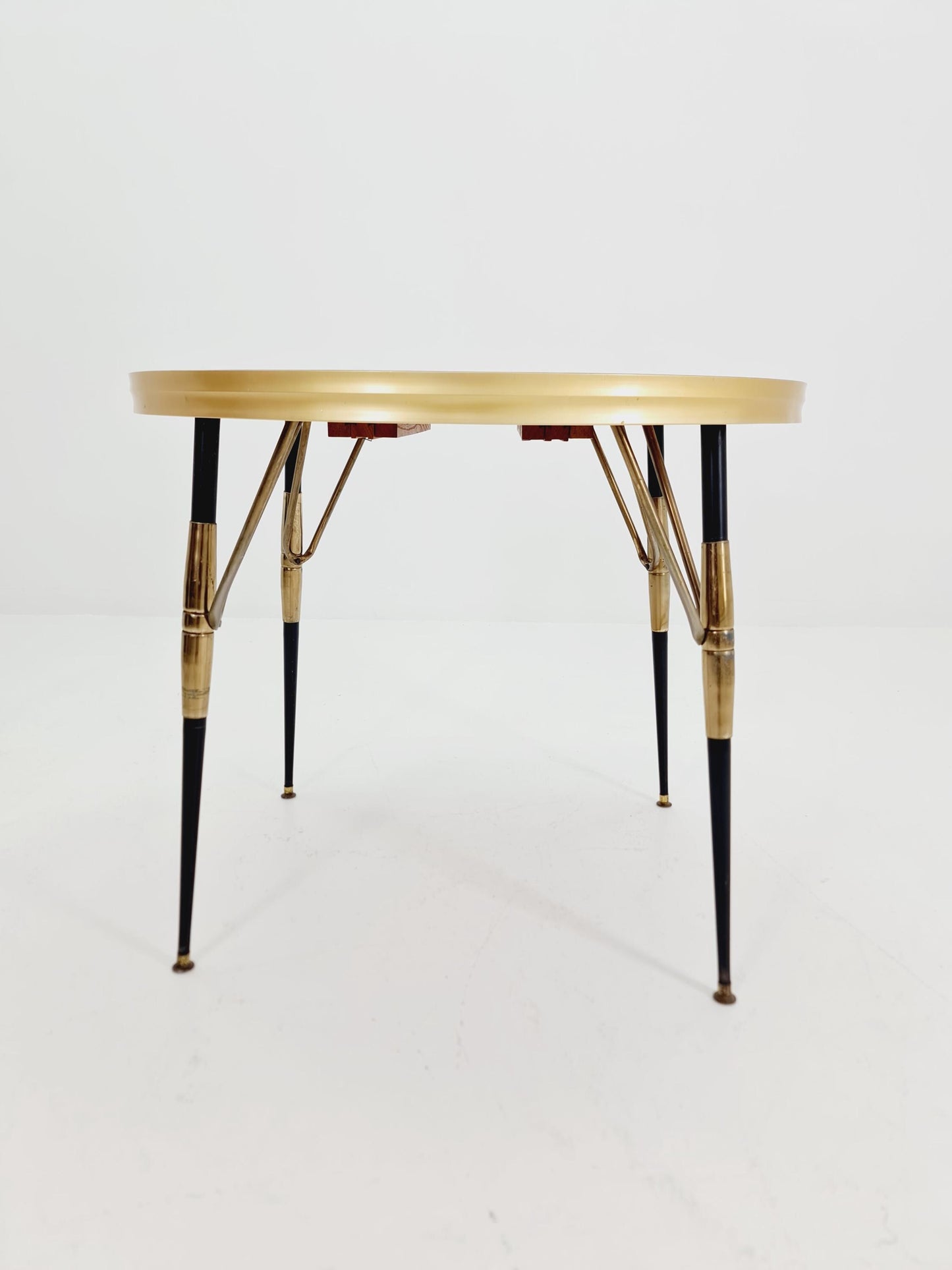 Dining vintage table extendable from the 50s
