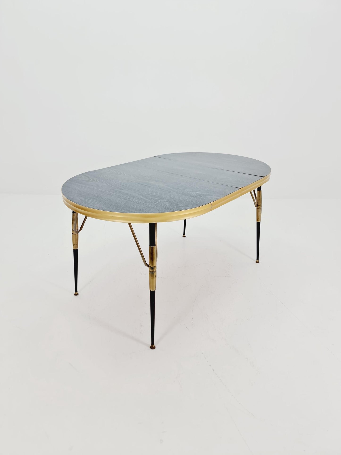 Dining vintage table extendable from the 50s