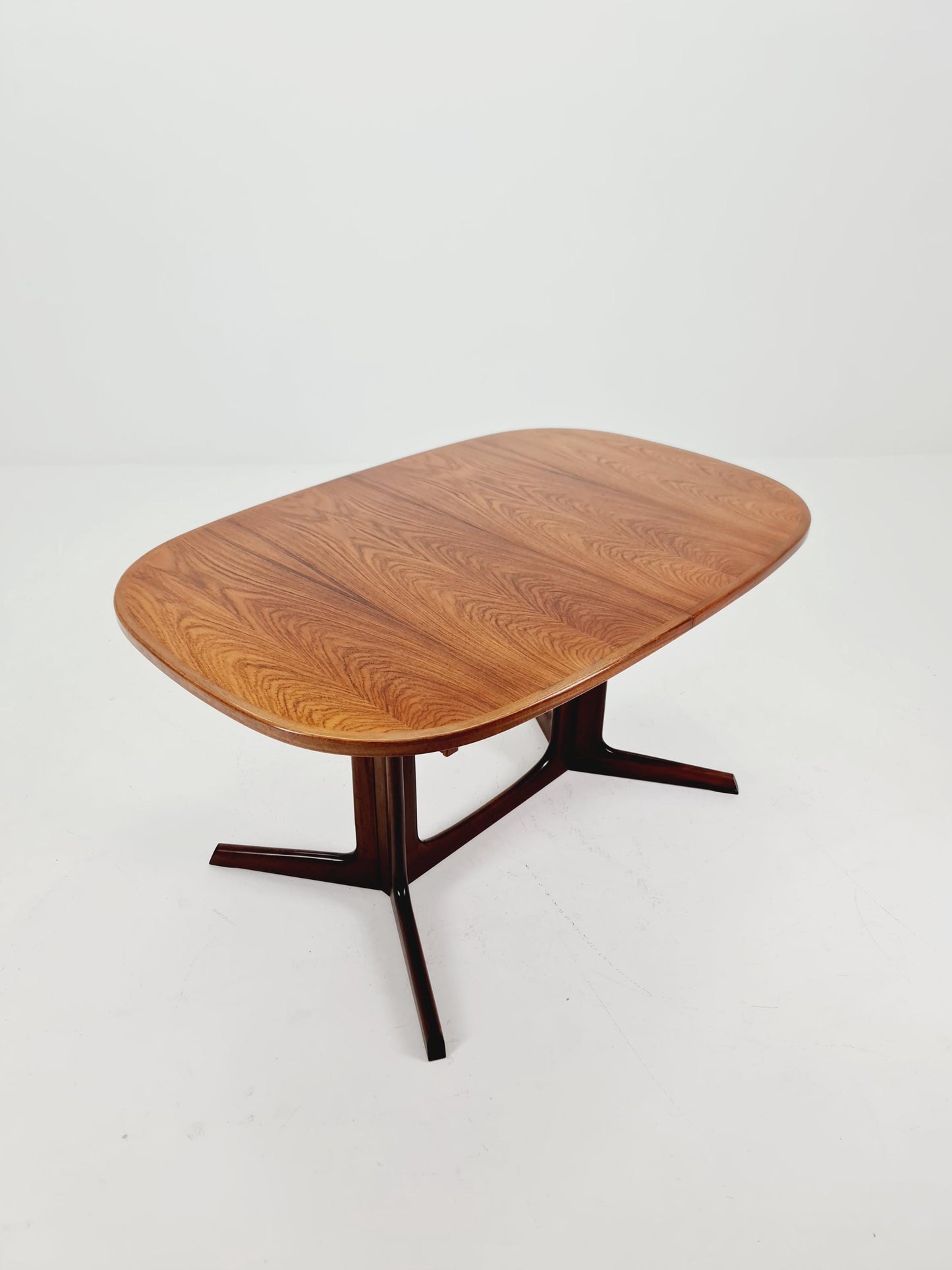 Vintage Danish Rosewood Oval Dining table by Gudme Möbelfabrik A/S , 1960s