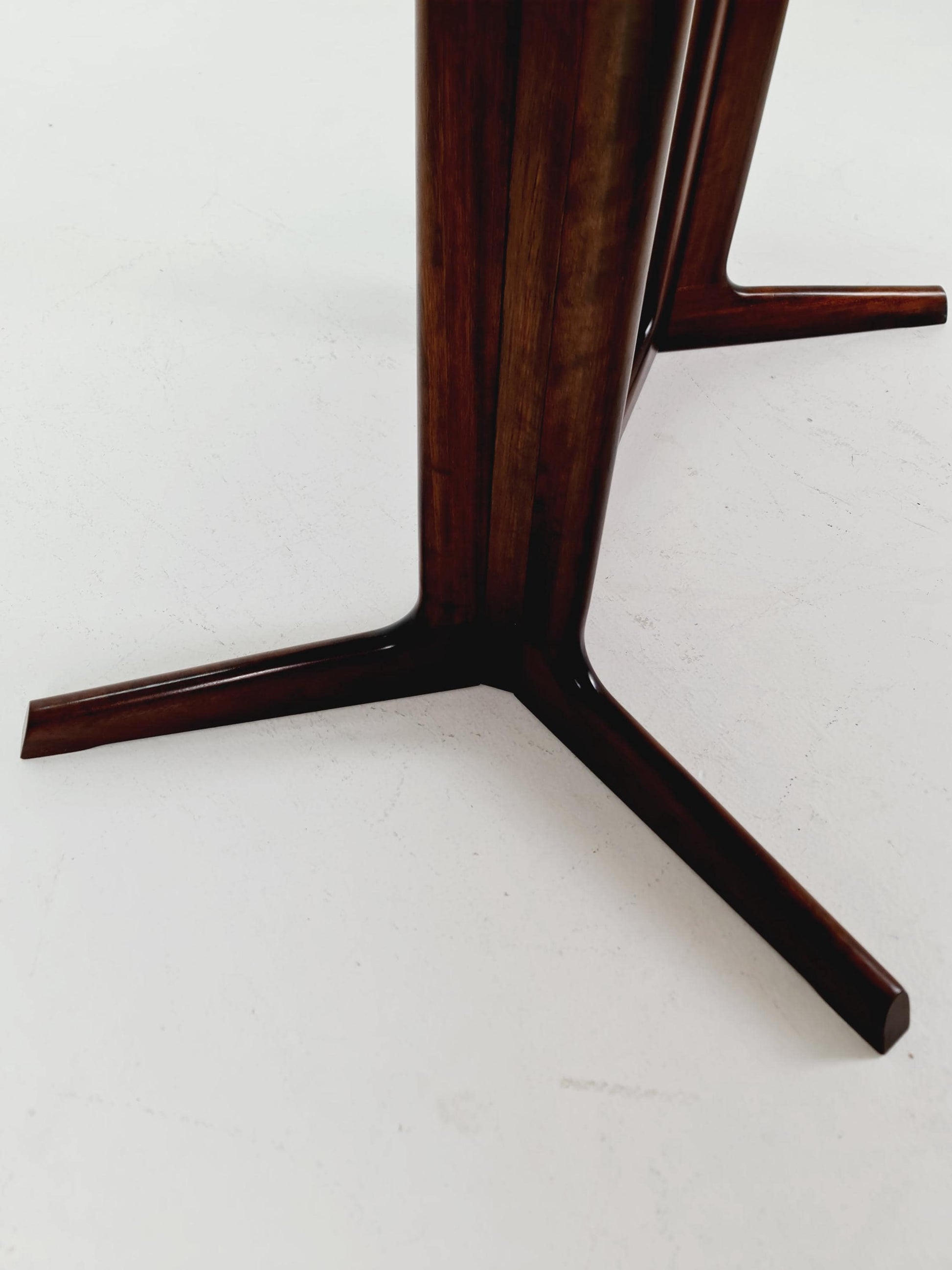 Vintage Danish Rosewood Oval Dining table by Gudme Möbelfabrik A/S , 1960s