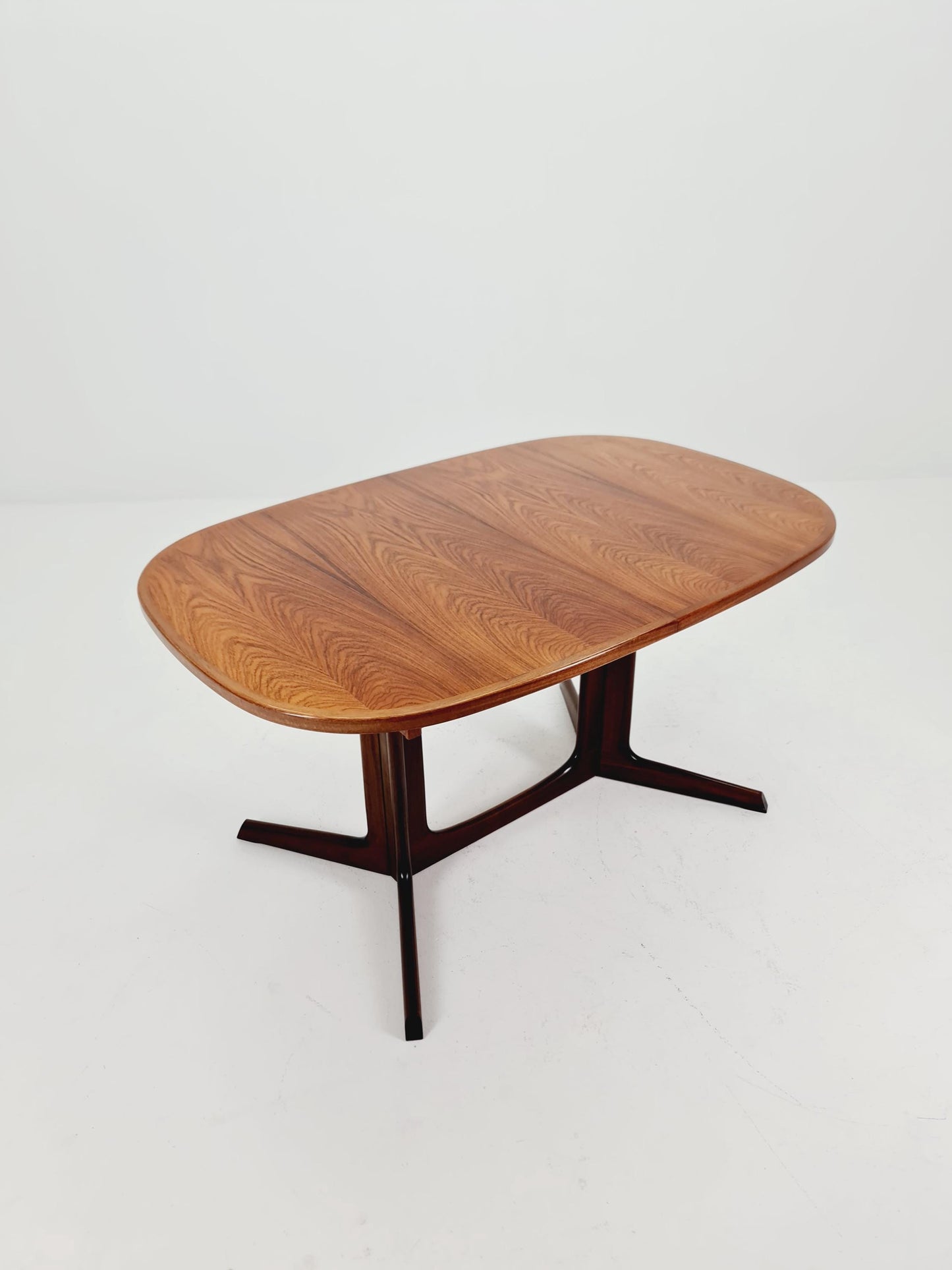 Vintage Danish Rosewood Oval Dining table by Gudme Möbelfabrik A/S , 1960s