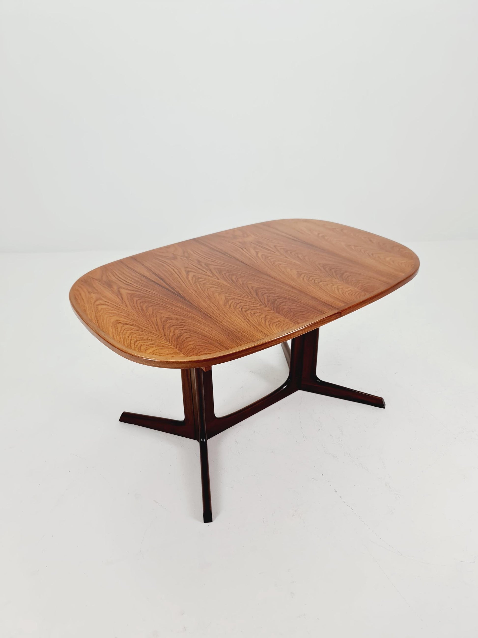 Vintage Danish Rosewood Oval Dining table by Gudme Möbelfabrik A/S , 1960s
