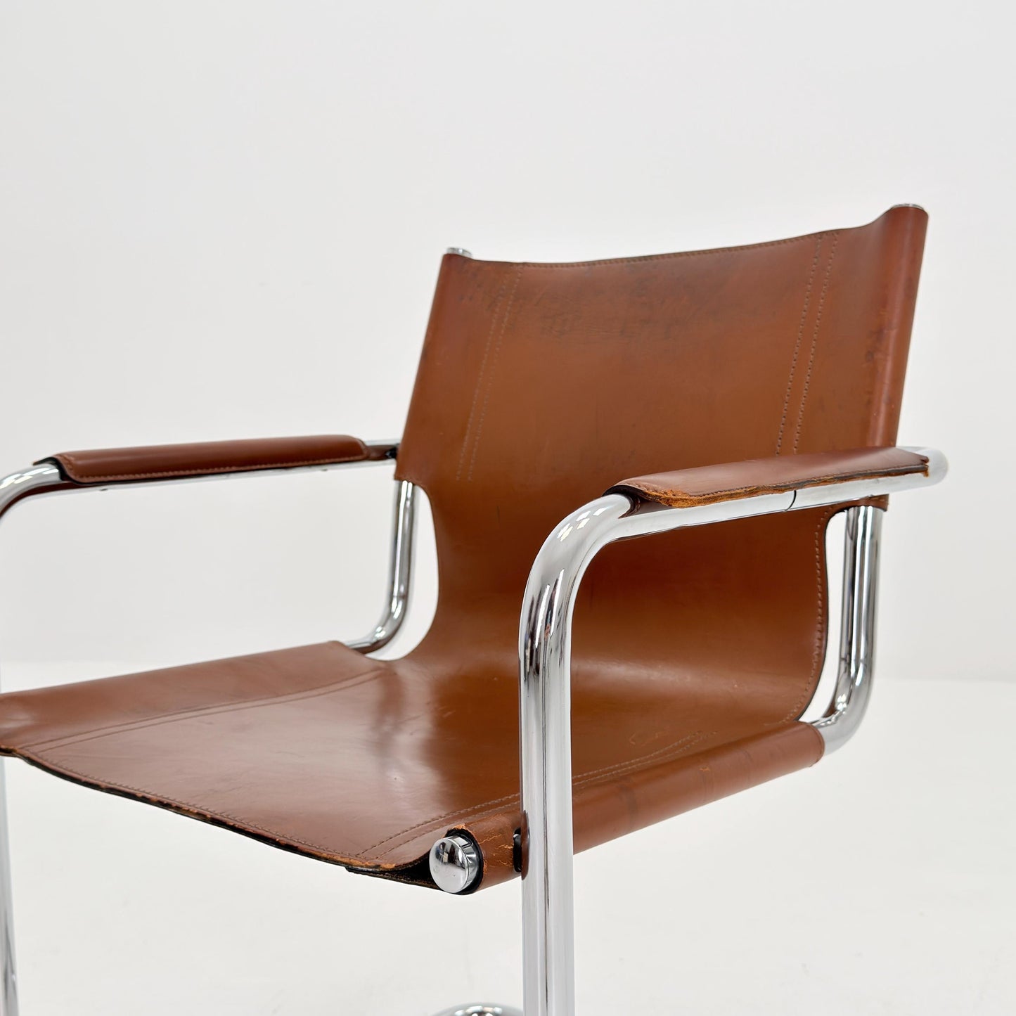 Mid century Matteo Grassi MG5 Dark Cognac Leather Bauhaus Chair, 1980s Italy — Mart Stam & Marcel Breuer