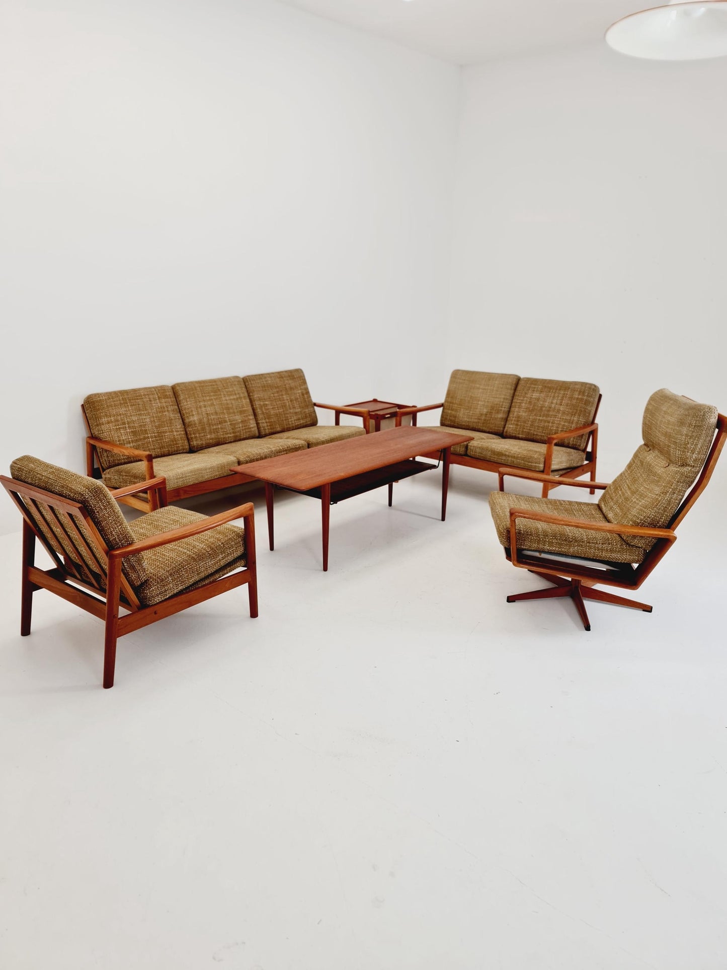 Mid century easy lounge couch by Arne Wahl Iversen for komfort teak , 1960s