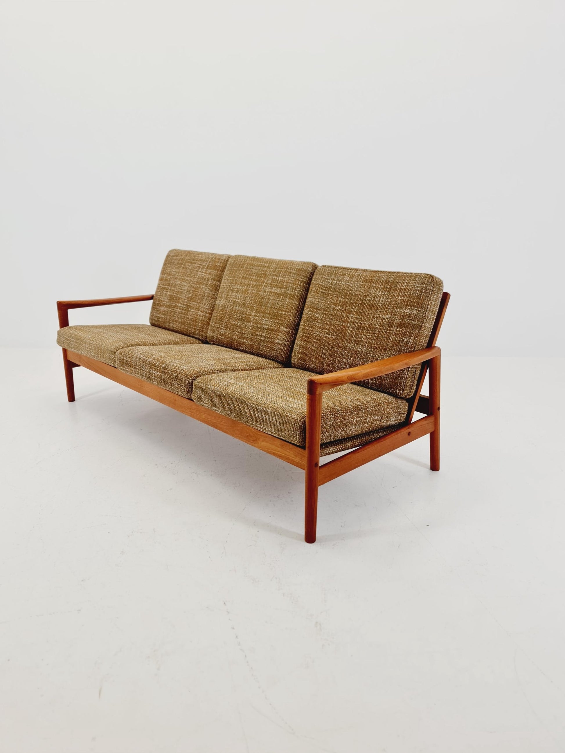 Mid century easy lounge couch by Arne Wahl Iversen for komfort teak , 1960s