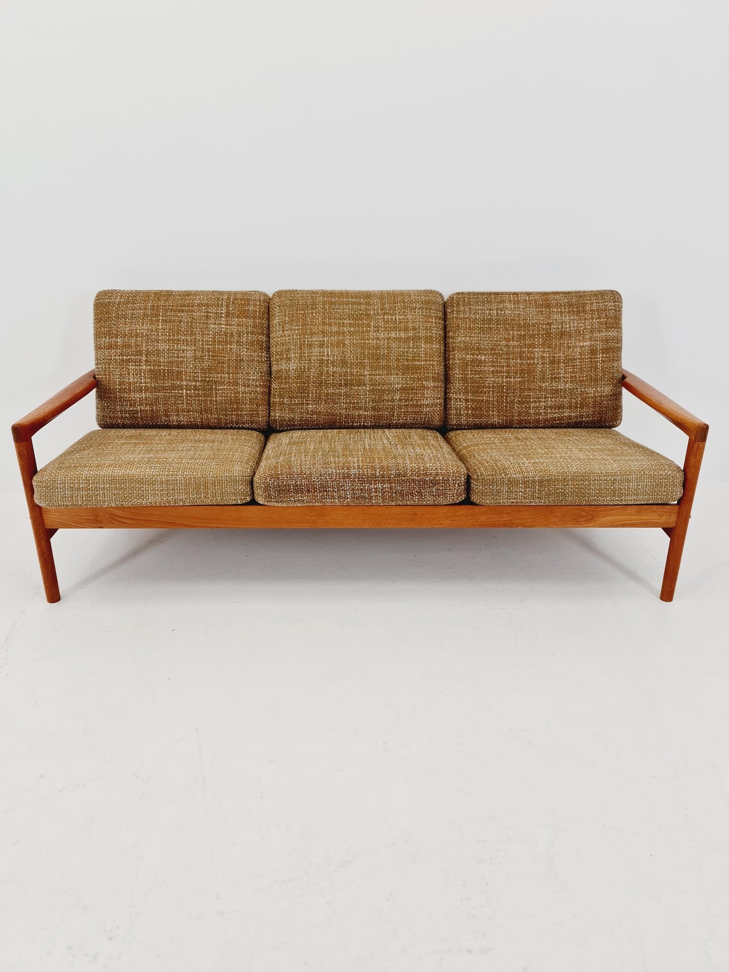 Mid century easy lounge couch by Arne Wahl Iversen for komfort teak , 1960s