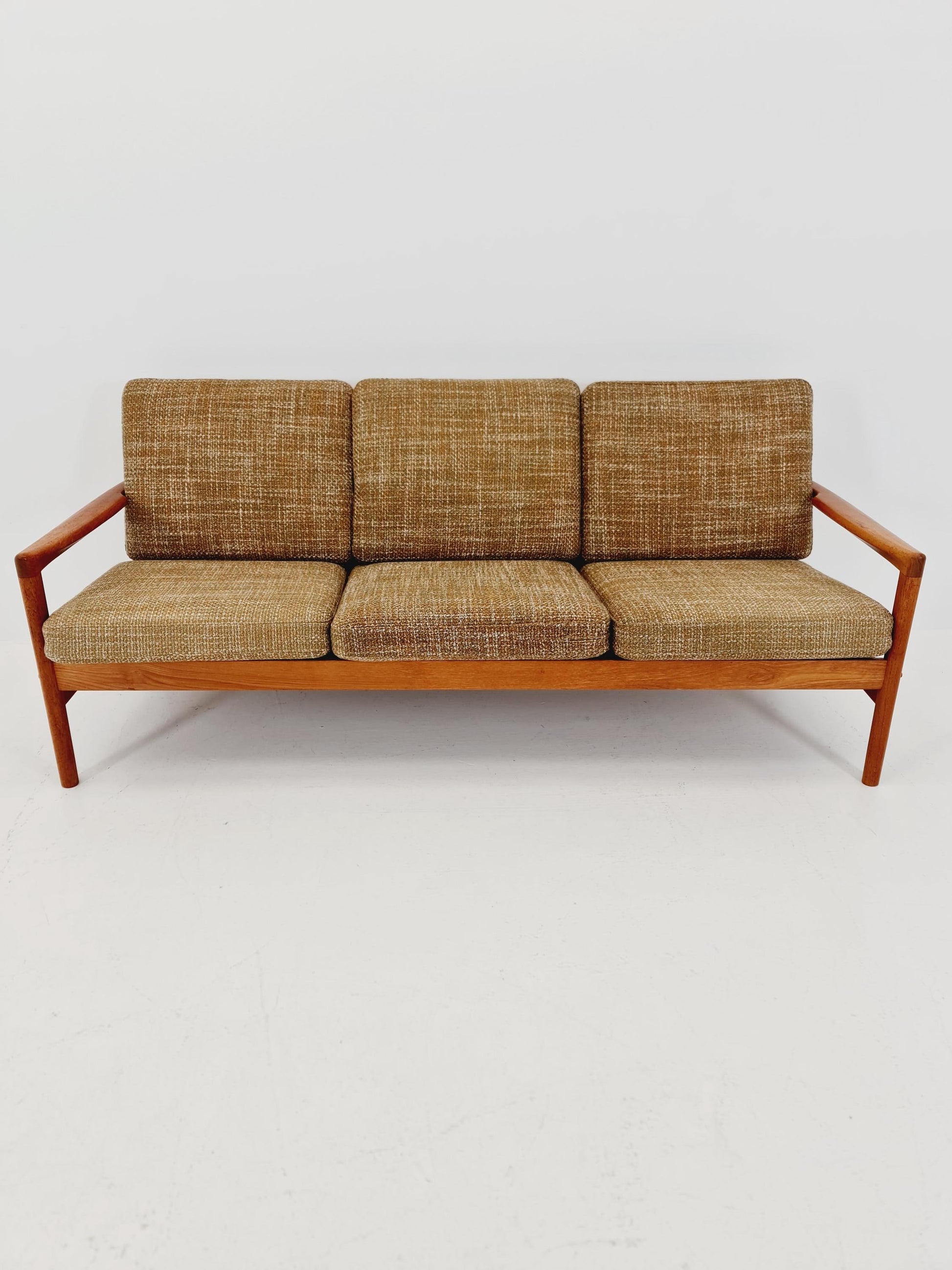 Mid century easy lounge couch by Arne Wahl Iversen for komfort teak , 1960s