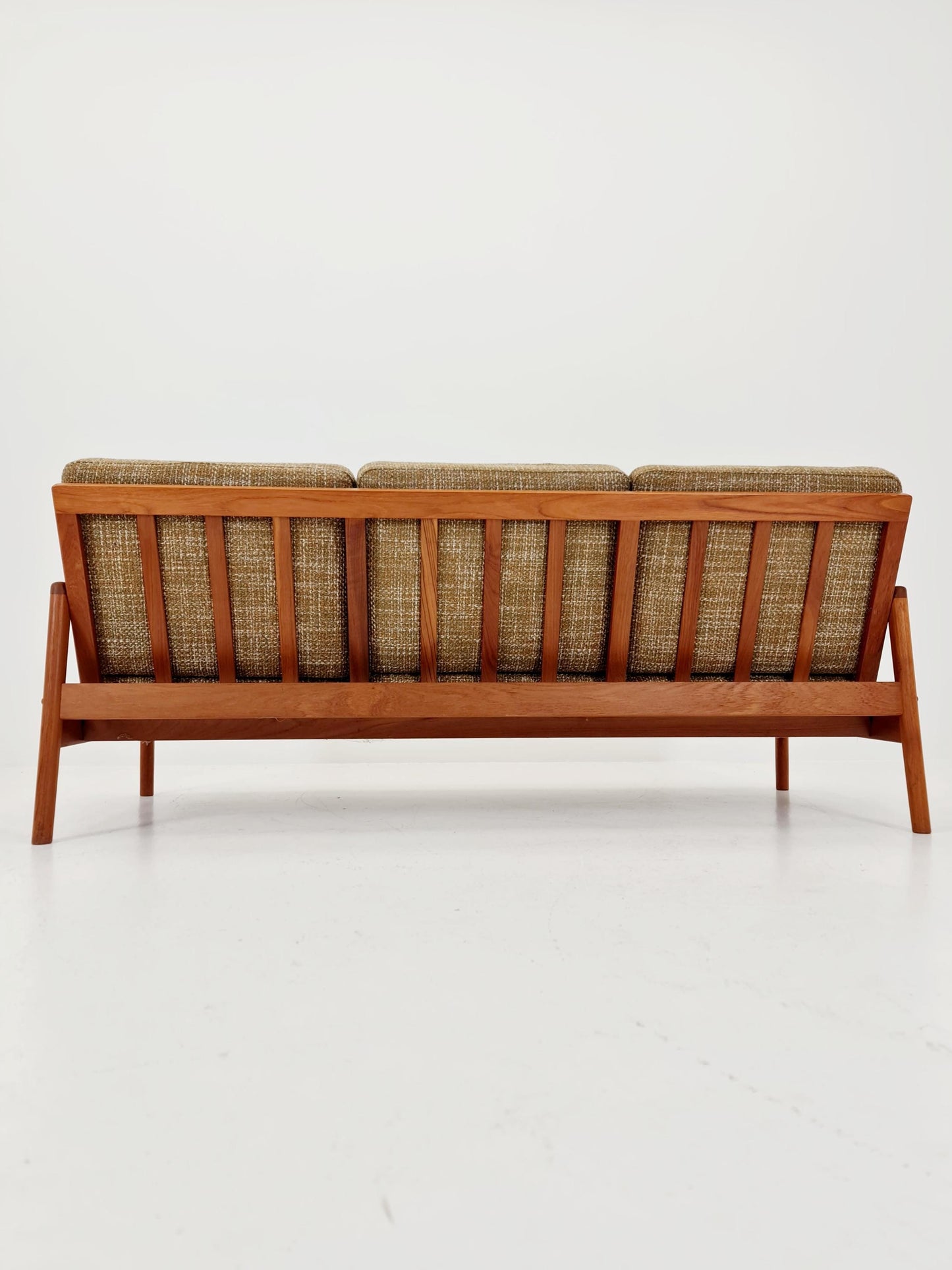 Mid century easy lounge couch by Arne Wahl Iversen for komfort teak , 1960s