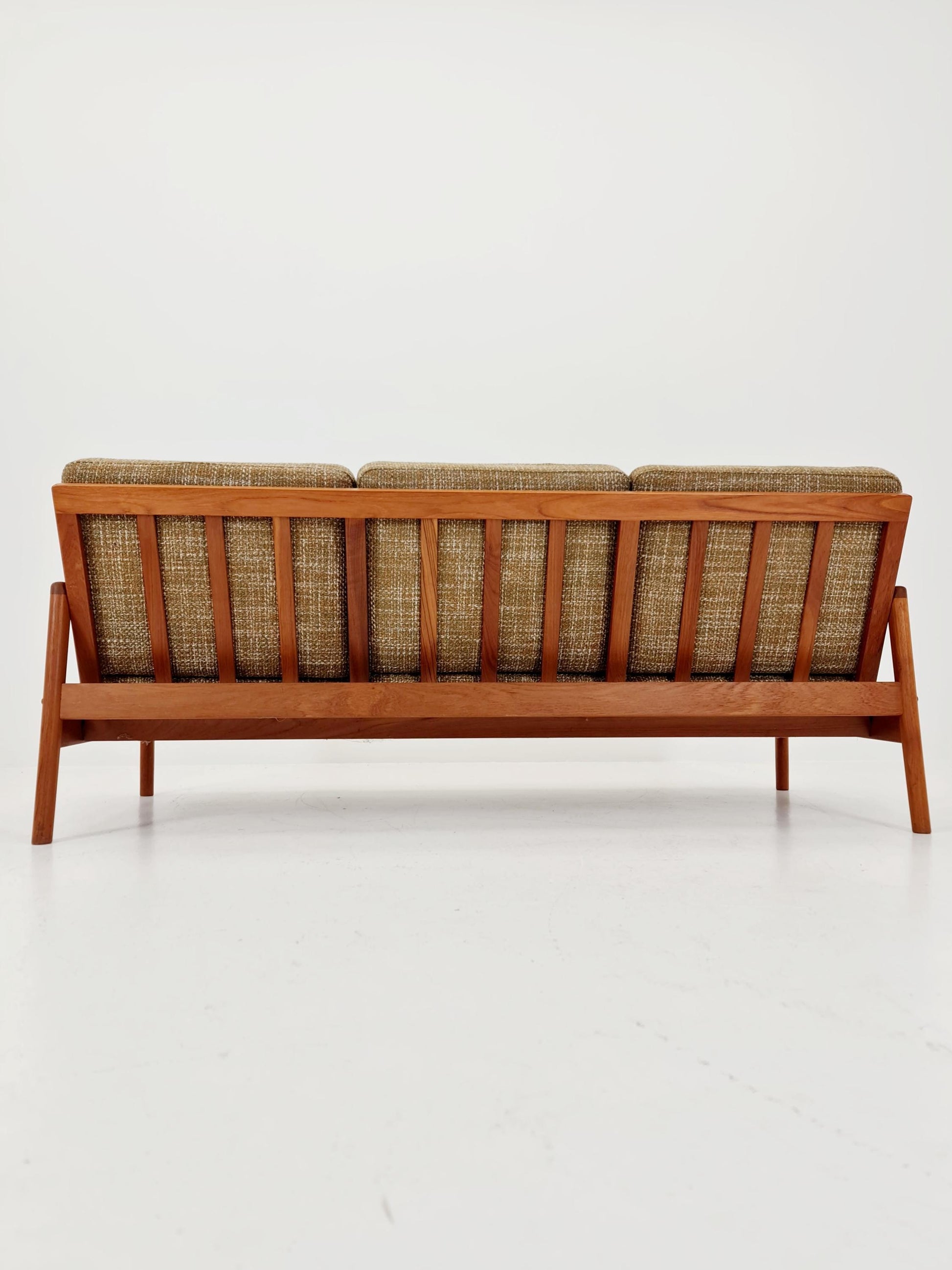 Mid century easy lounge couch by Arne Wahl Iversen for komfort teak , 1960s