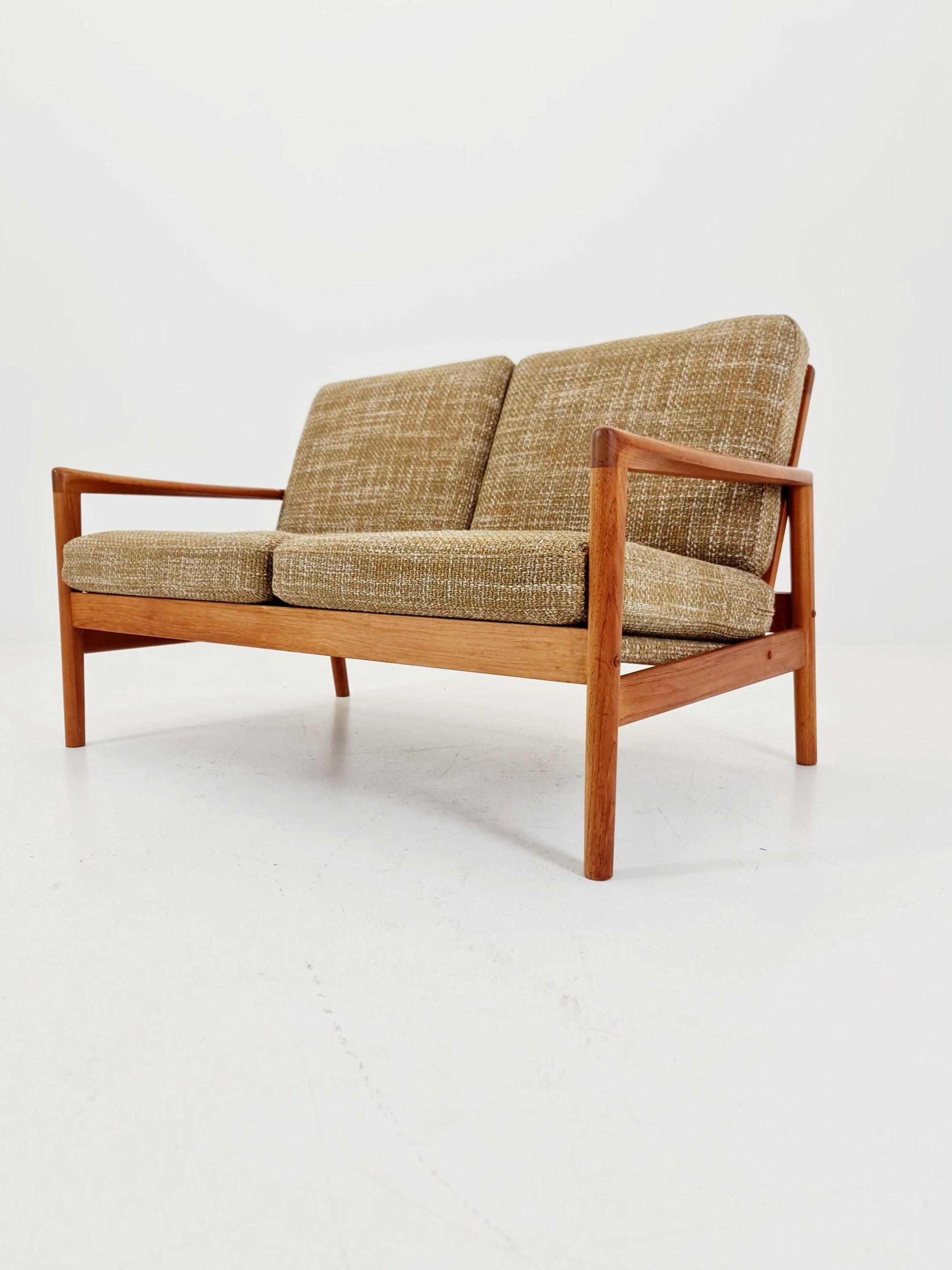 Mid century easy lounge couch by Arne Wahl Iversen for komfort teak , 1960s