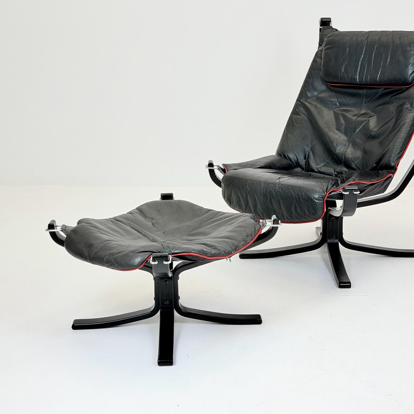 Mid century Falcon Lounge chair and footstool by Sigurd Ressell for Vatne Møbler, 1970s, set of 2