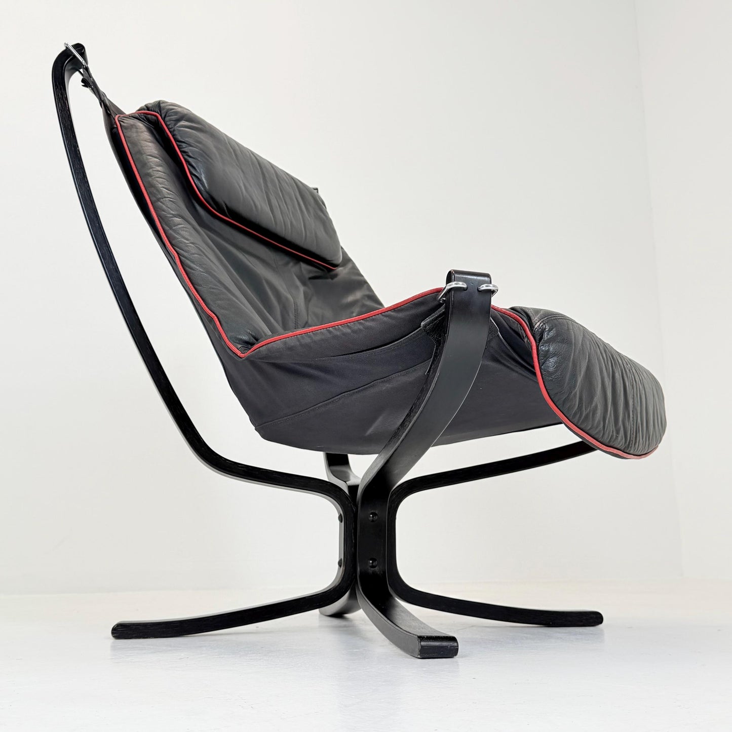 Mid century Falcon Lounge chair and footstool by Sigurd Ressell for Vatne Møbler, 1970s, set of 2