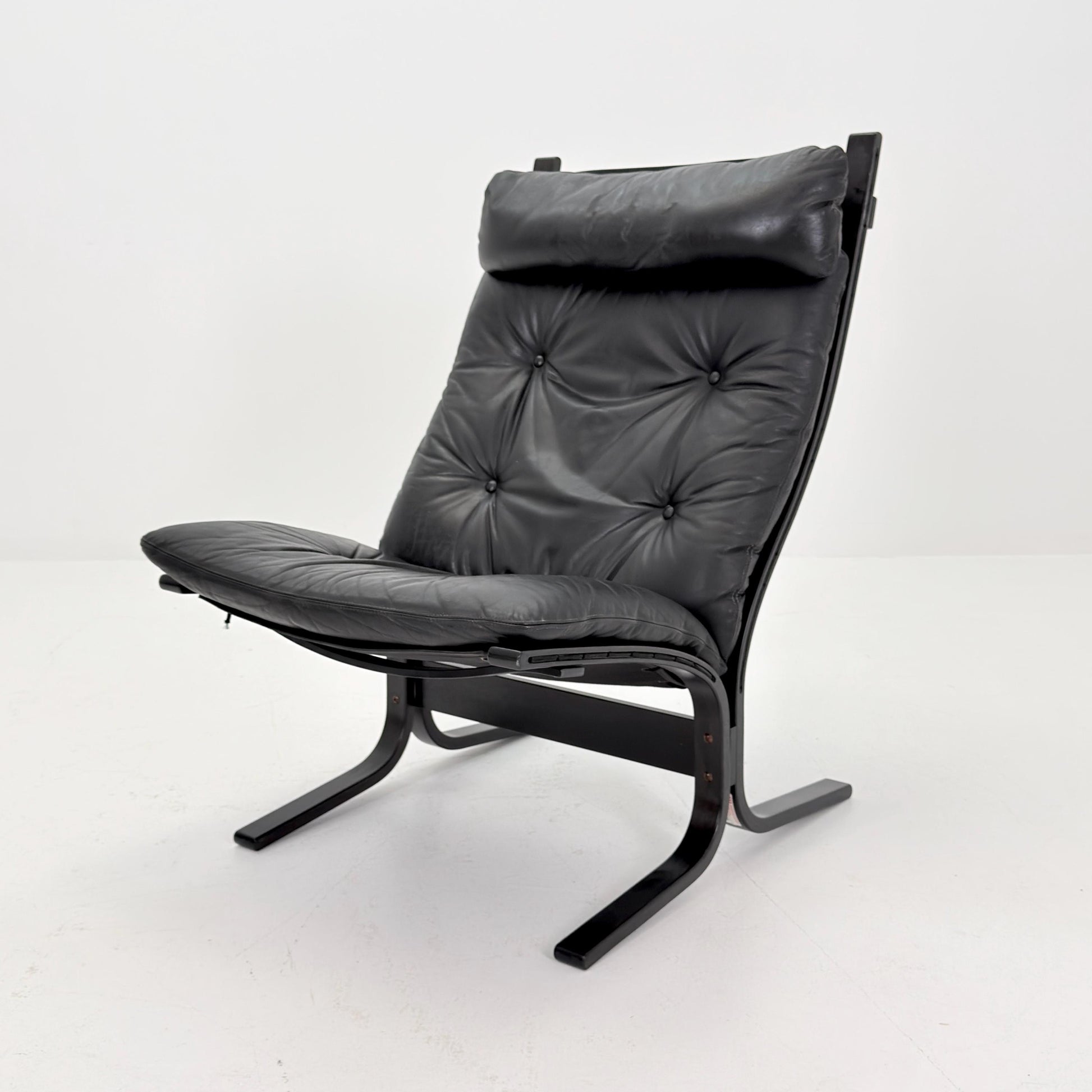 Mid century armchair “Siesta” high back black edition by Ingmar Relling, Westnofa Furniture, Norway. 1960s