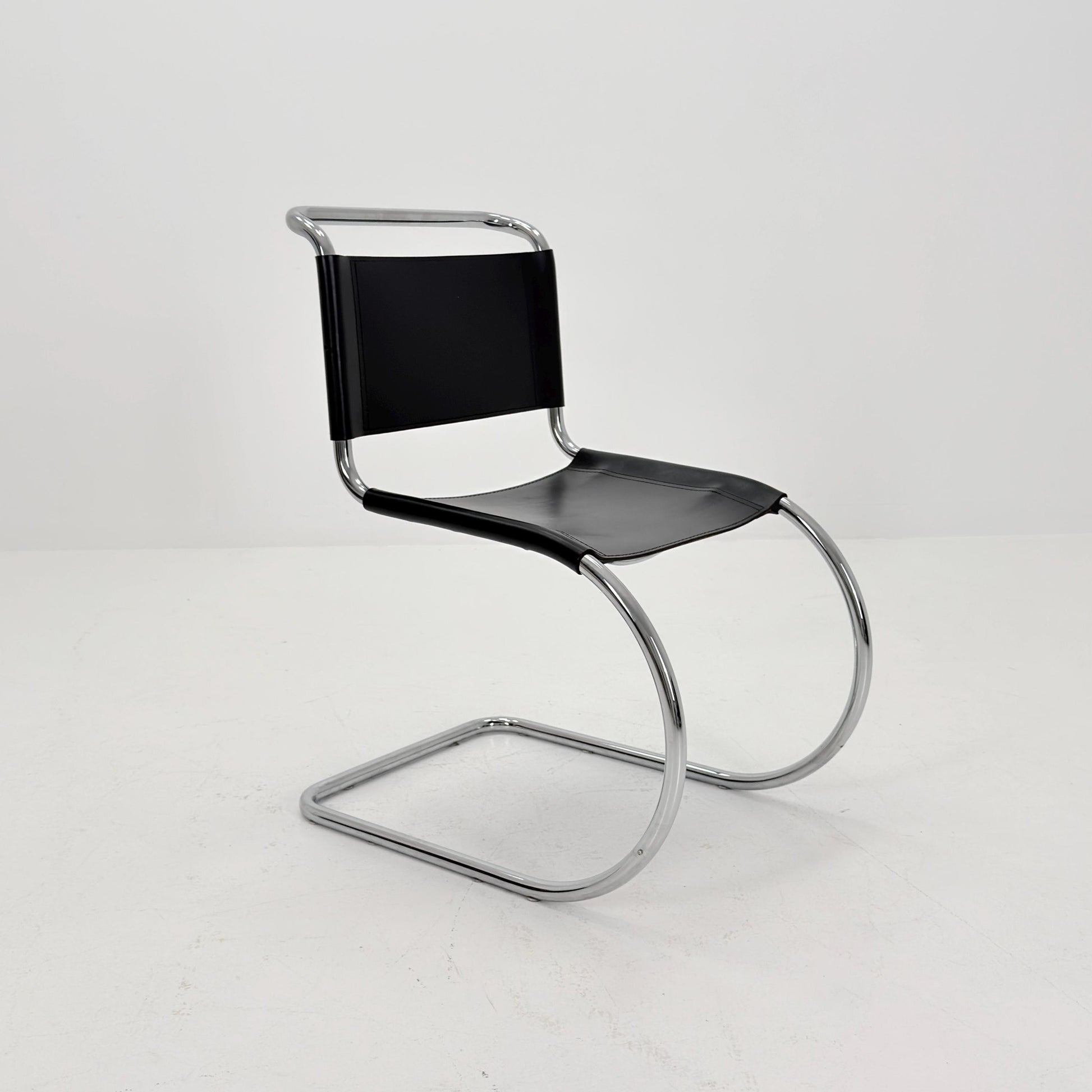 Mid century Bauhaus MR10 lounge black leather chair design by Ludwig Mies van der Rohe , 1980s Italy
