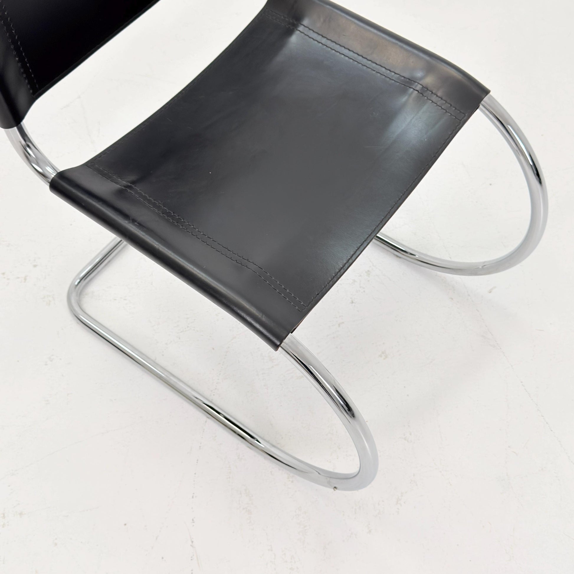 Mid century Bauhaus MR10 lounge black leather chair design by Ludwig Mies van der Rohe , 1980s Italy