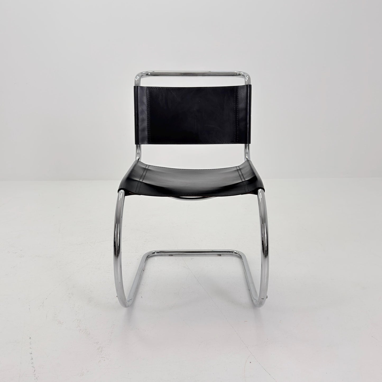 Mid century Bauhaus MR10 lounge black leather chair design by Ludwig Mies van der Rohe , 1980s Italy