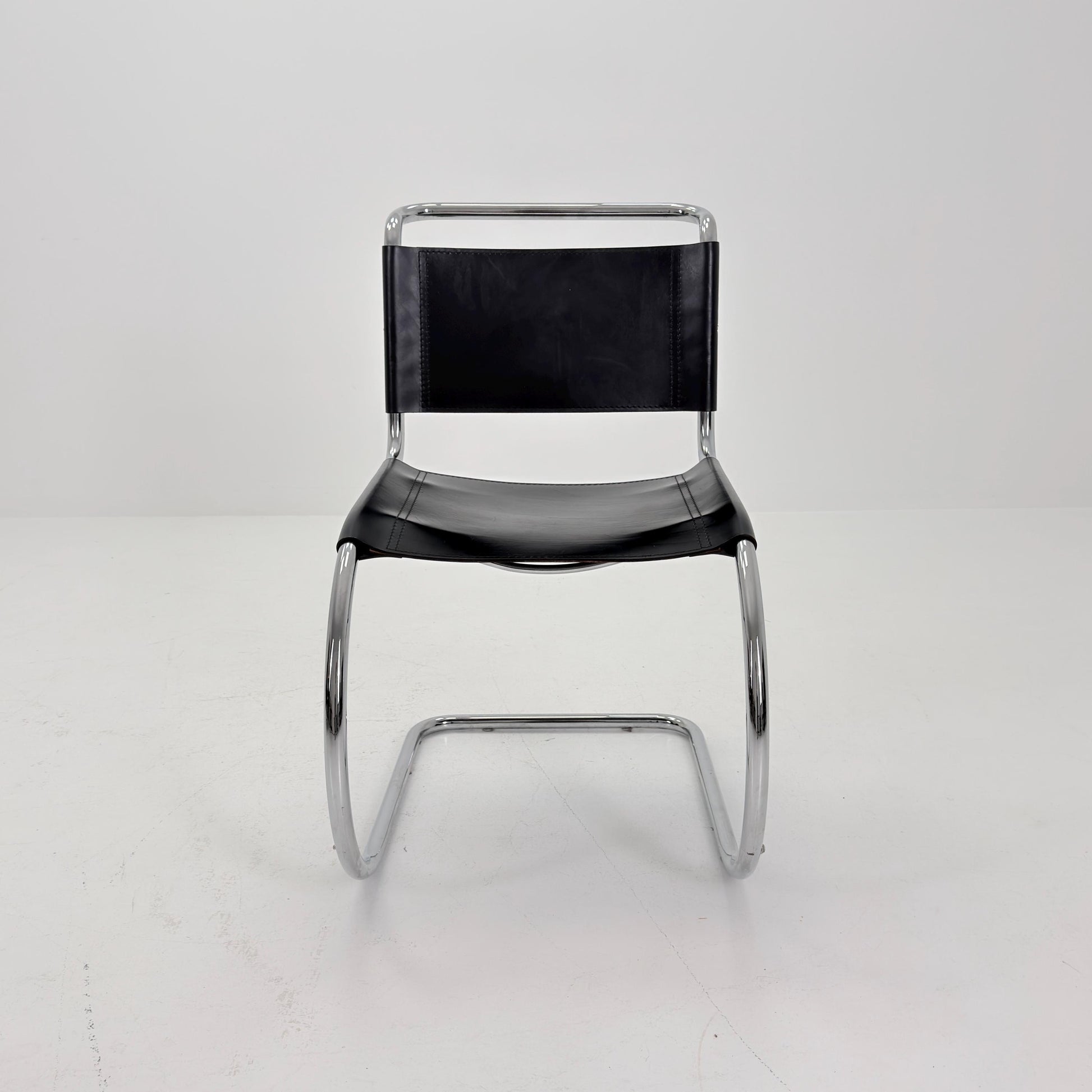 Mid century Bauhaus MR10 lounge black leather chair design by Ludwig Mies van der Rohe , 1980s Italy