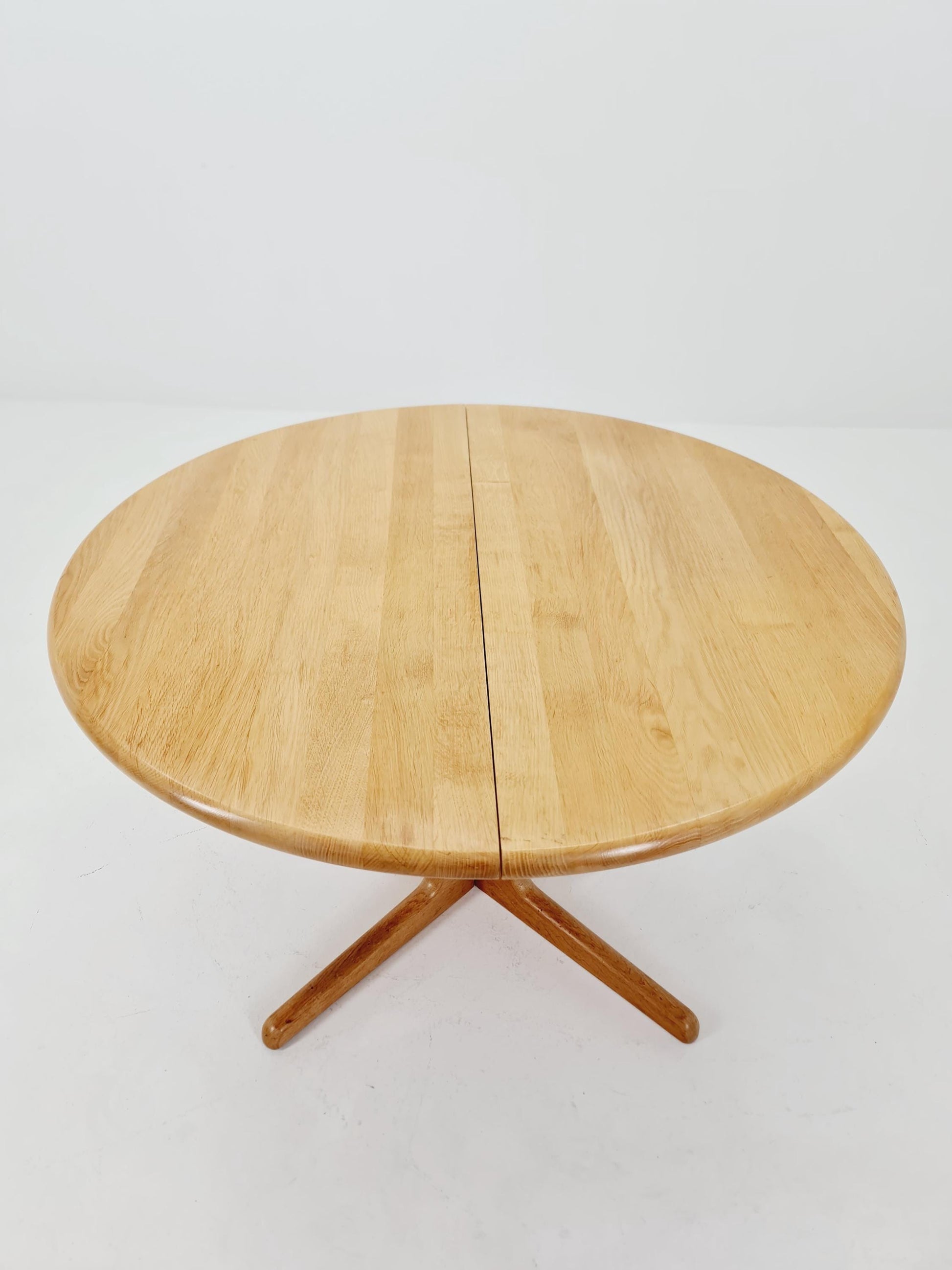 Mid century extendable Danish Modern Solid Oak dining table by Niels Möller , 1970s