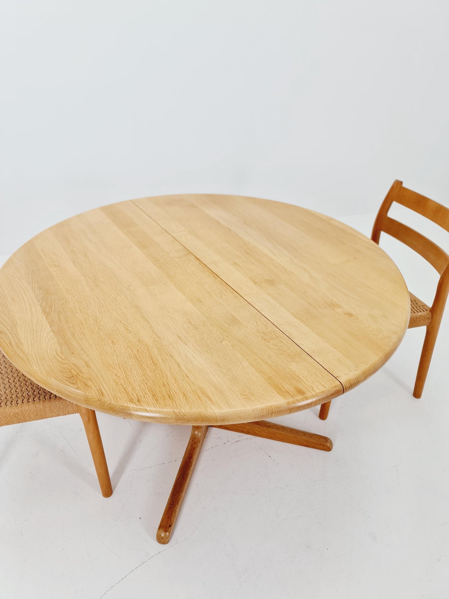 Mid century extendable Danish Modern Solid Oak dining table by Niels Möller , 1970s