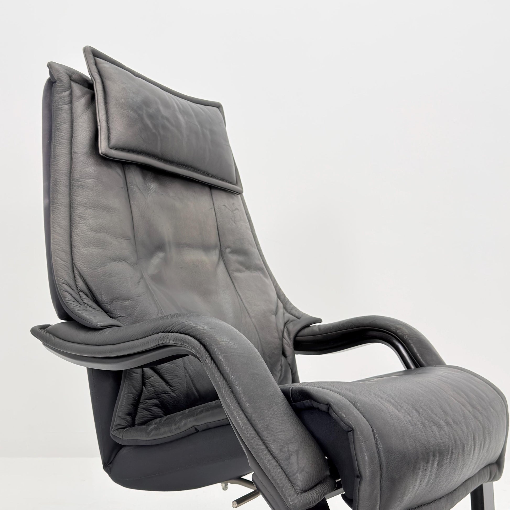 Mid Century Scandinavian Lounge Chair & Ottoman by Rybo Rykken AIM 330 – Adjustable Recliner Chaise Dark Grey Leather – 1990s Norway