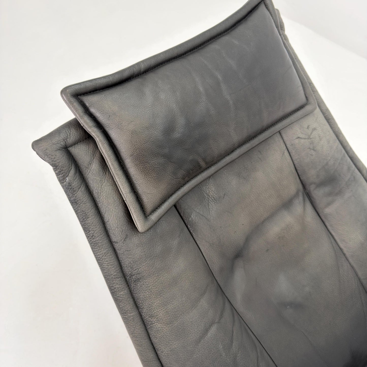 Mid Century Scandinavian Lounge Chair & Ottoman by Rybo Rykken AIM 330 – Adjustable Recliner Chaise Dark Grey Leather – 1990s Norway