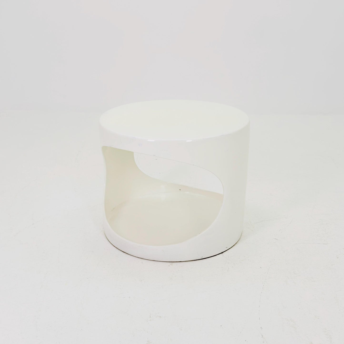 Rare Space age white end table /side table 1970s