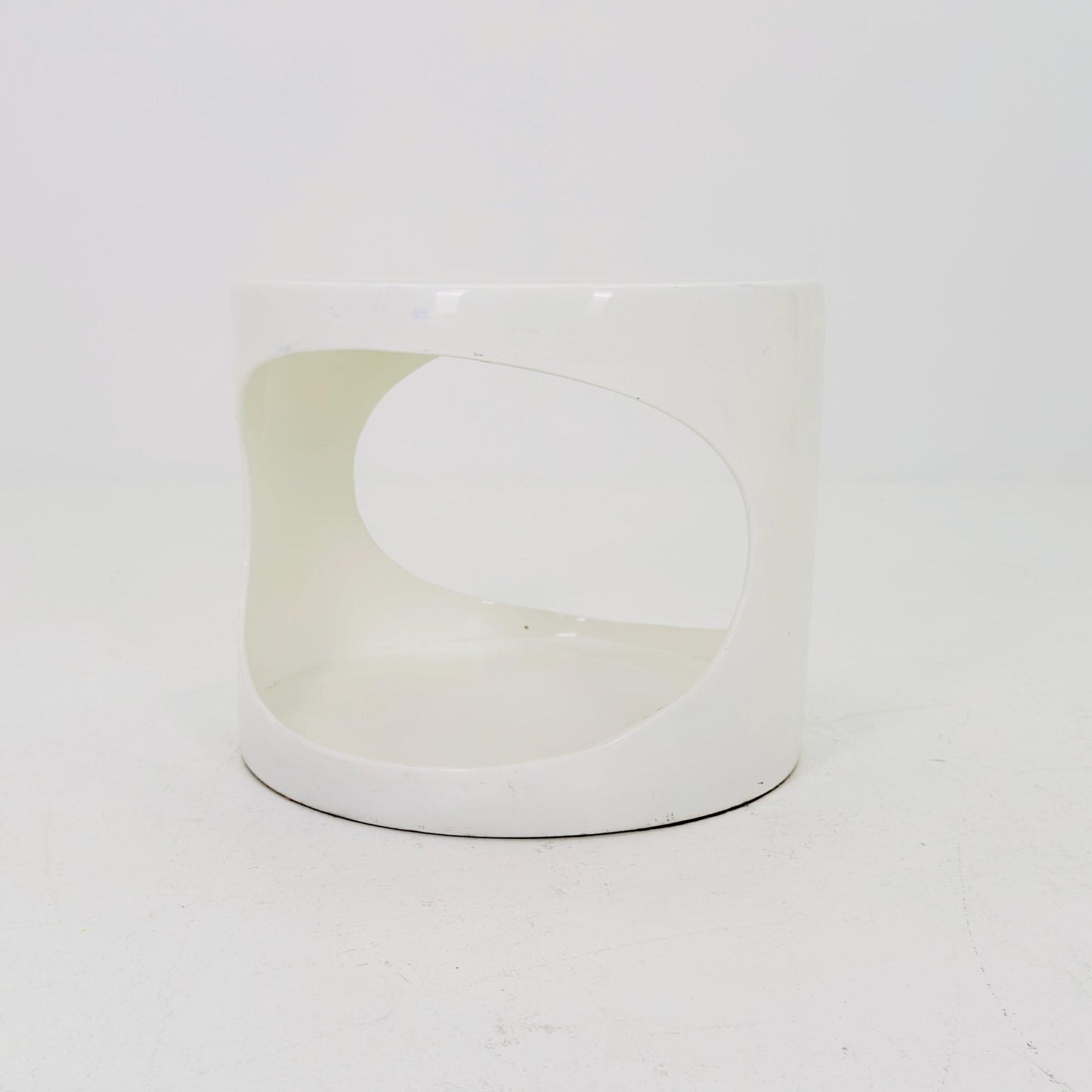 Rare Space age white end table /side table 1970s