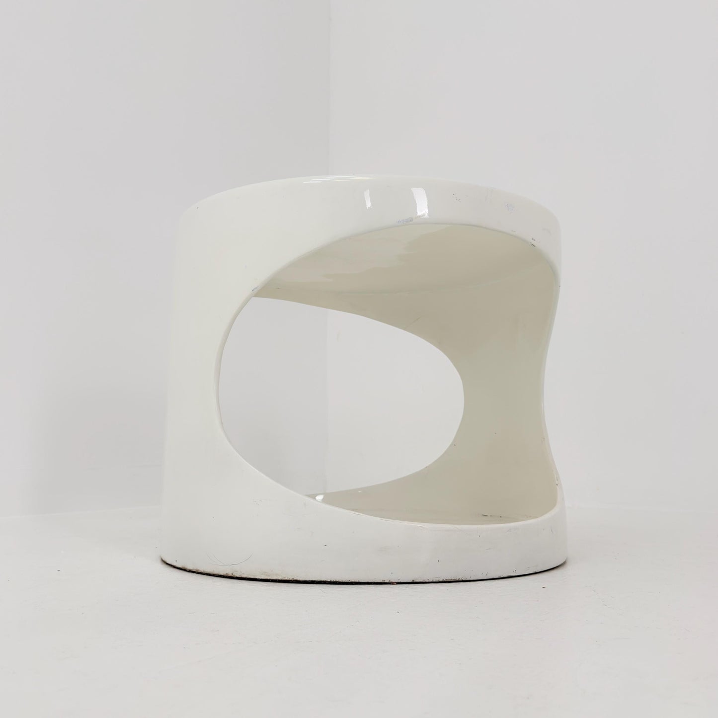 Rare Space age white end table /side table 1970s