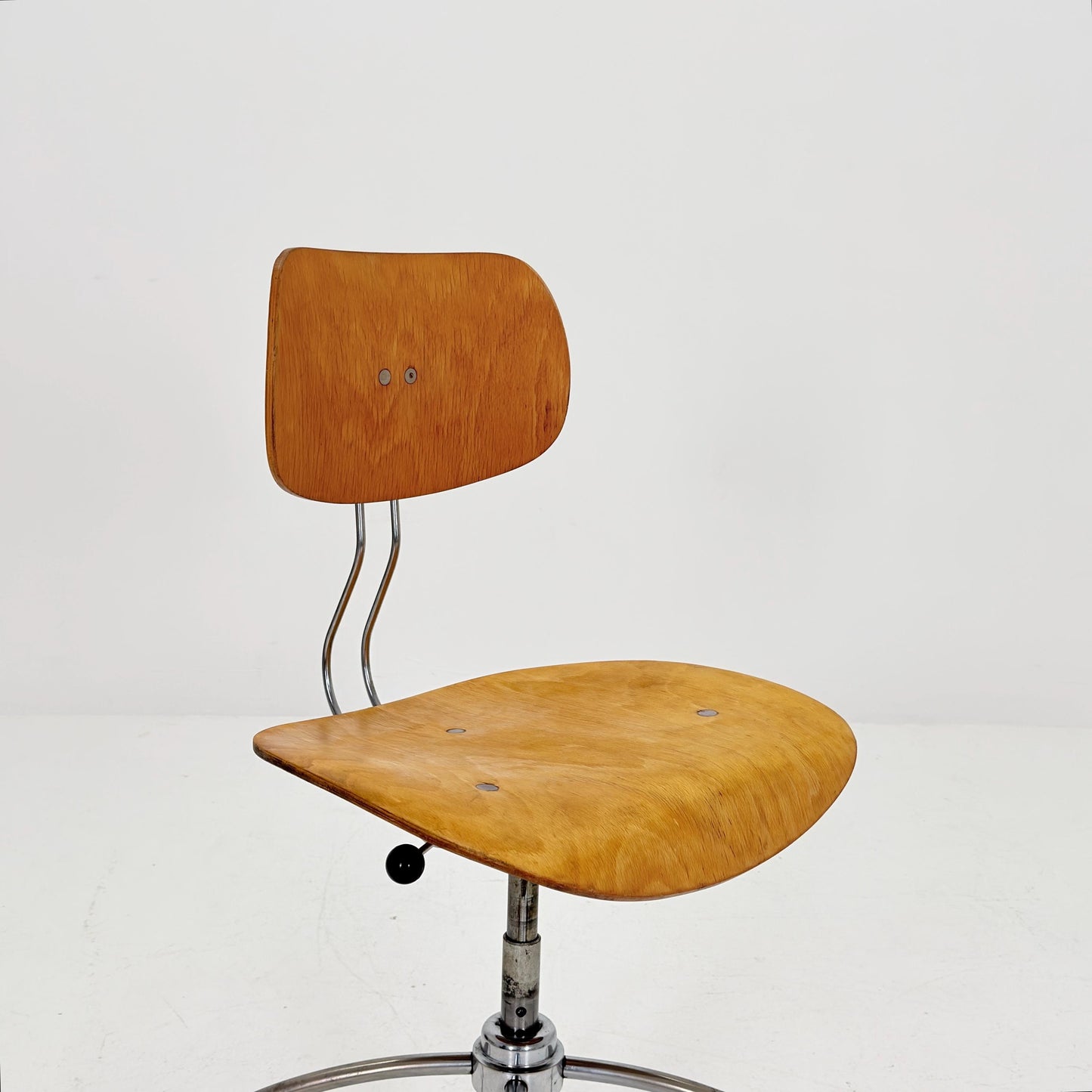 Mid century Swivel Bauhaus chair model by Egon Eiermann for Wilde & Spieth 1950s Germany