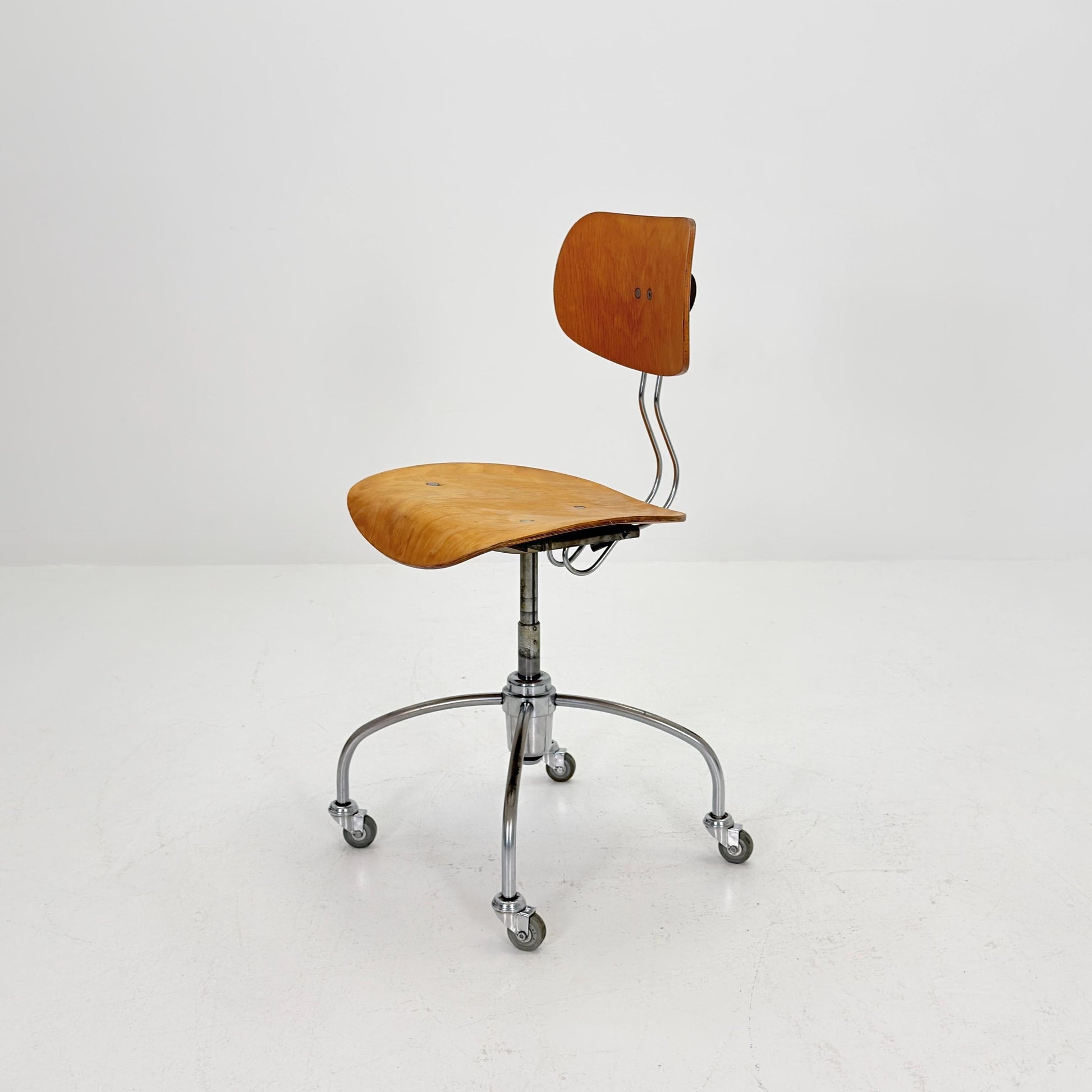 Mid century Swivel Bauhaus chair model by Egon Eiermann for Wilde & Spieth 1950s Germany