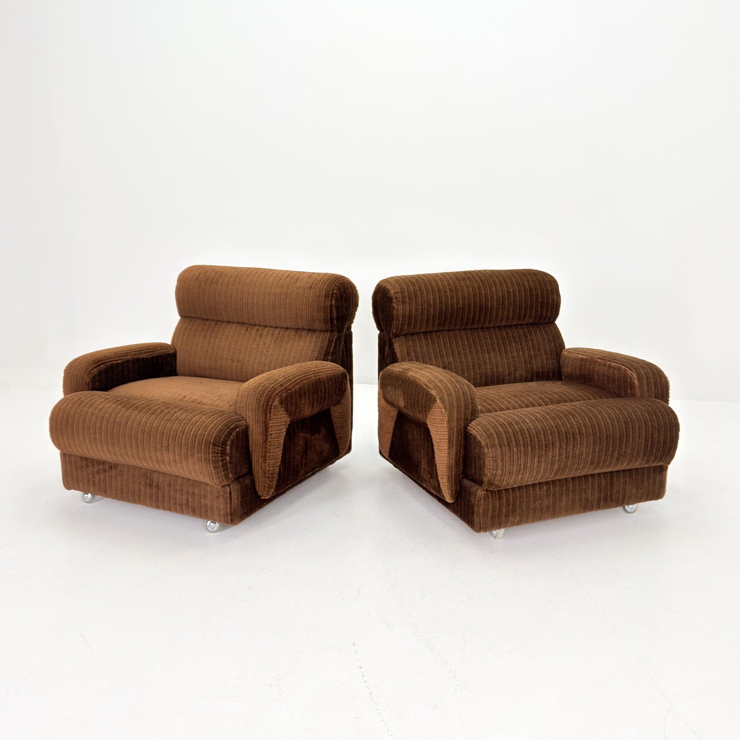 1 of 2 Mid Century Brown Corduroy Lounge Chair on Casters, 1970s Club Chair, Italy