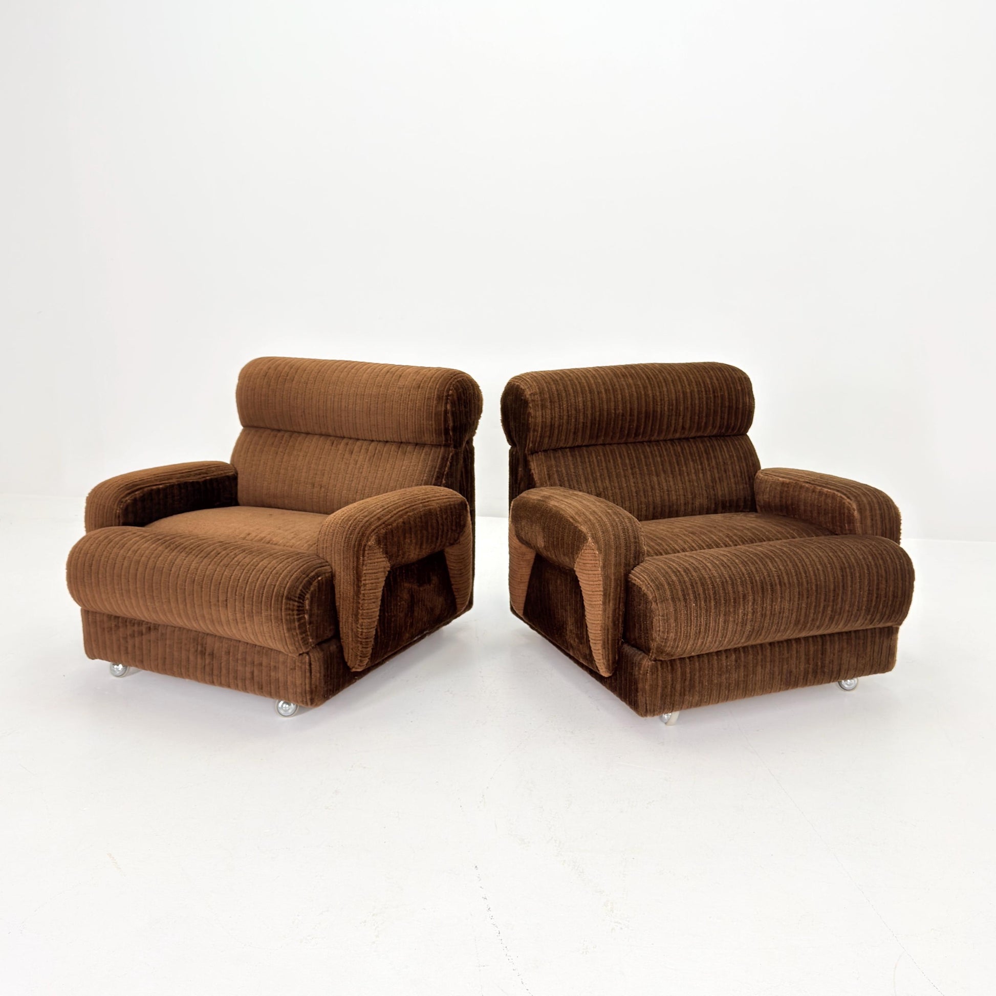 1 of 2 Mid Century Brown Corduroy Lounge Chair on Casters, 1970s Club Chair, Italy
